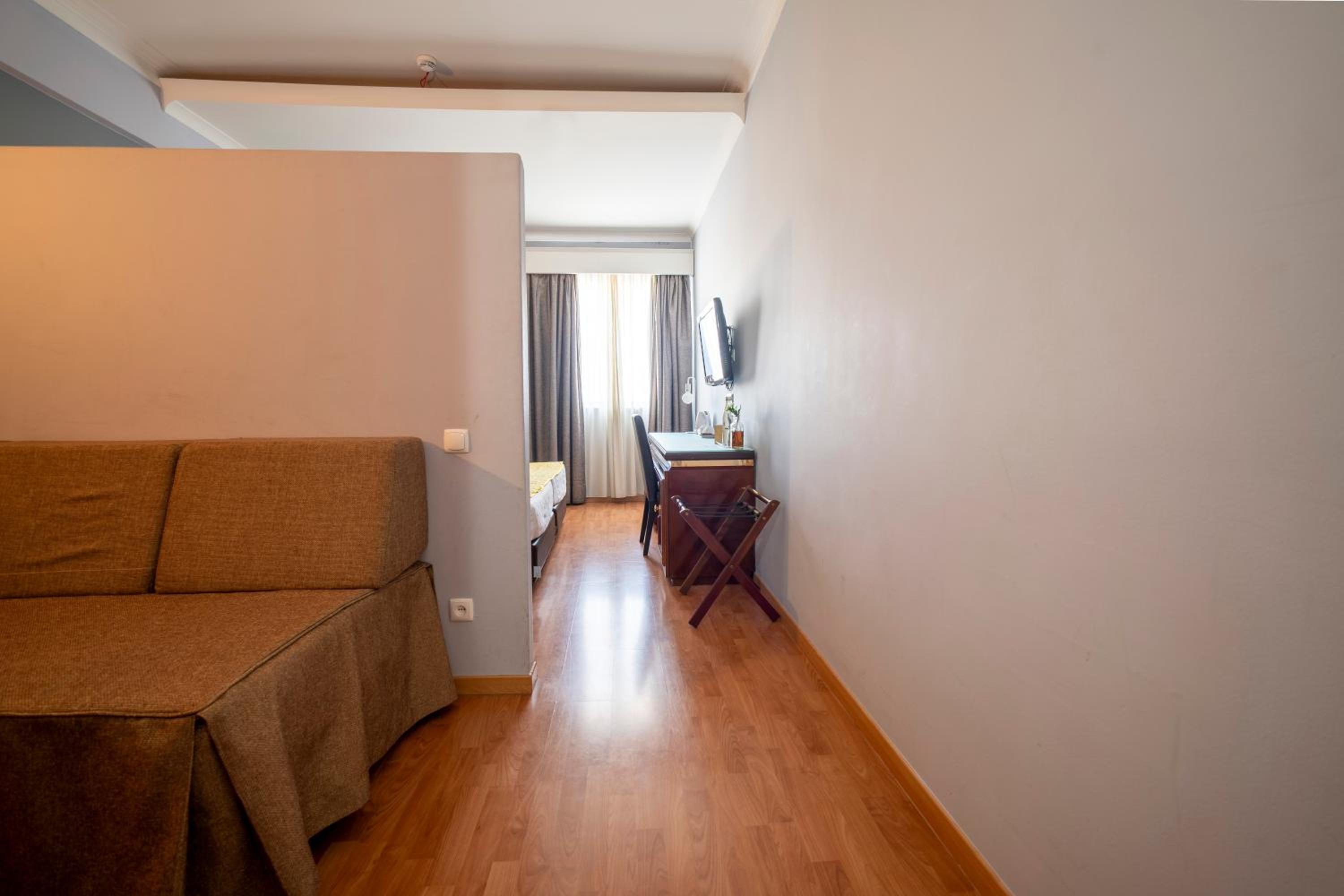 Triple Room - Photo 6