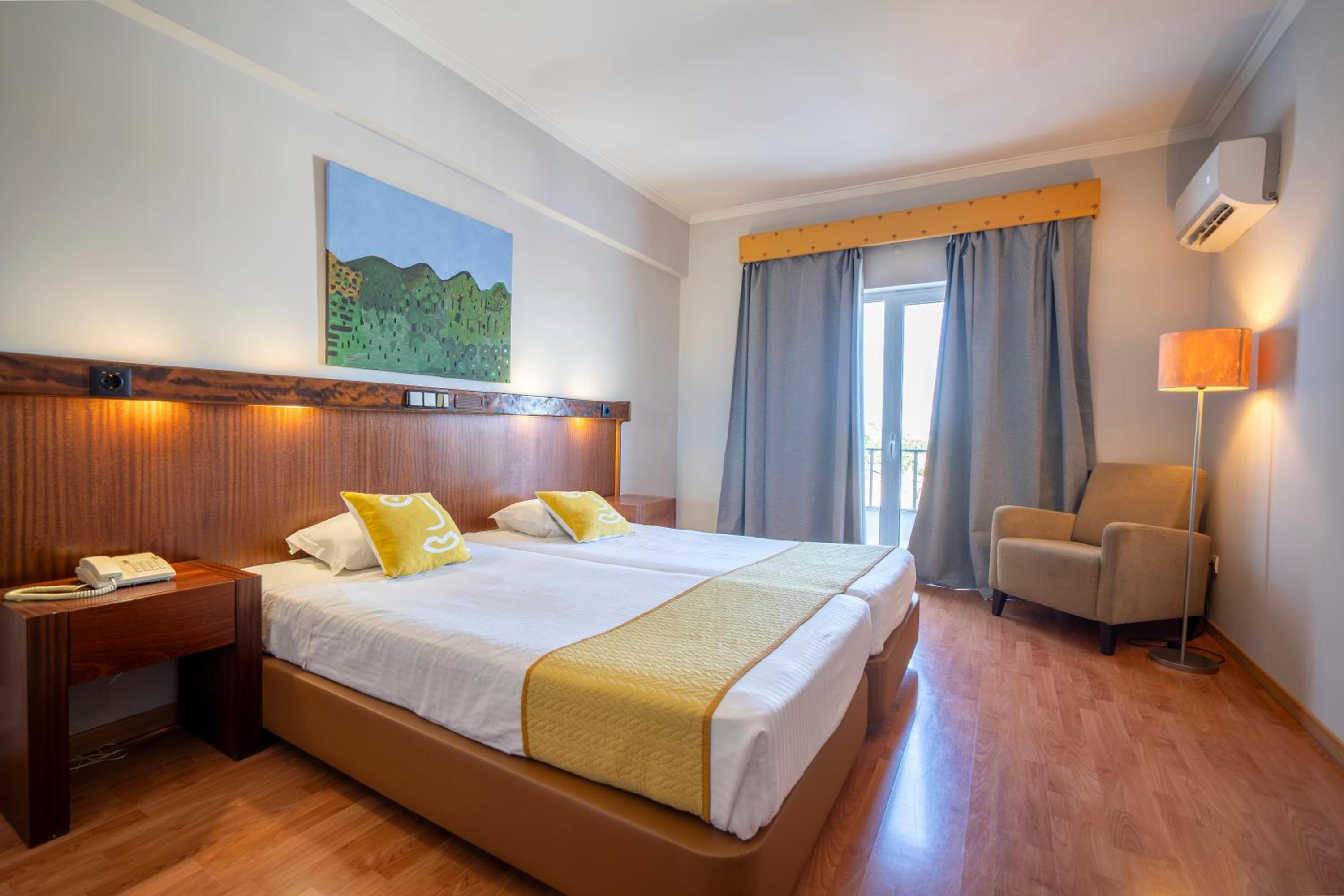 Twin Room - Photo 3