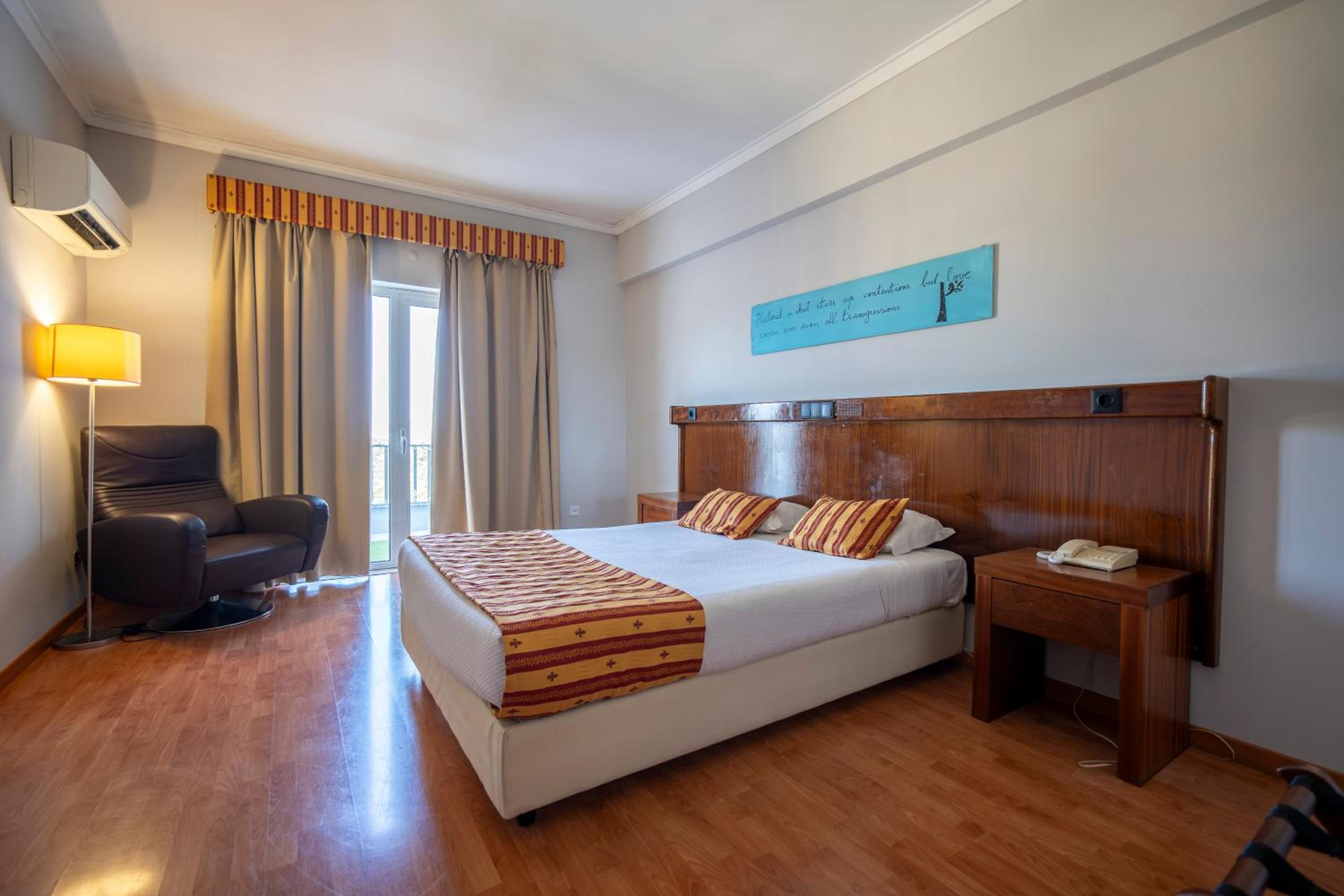 Double Room - Photo 8