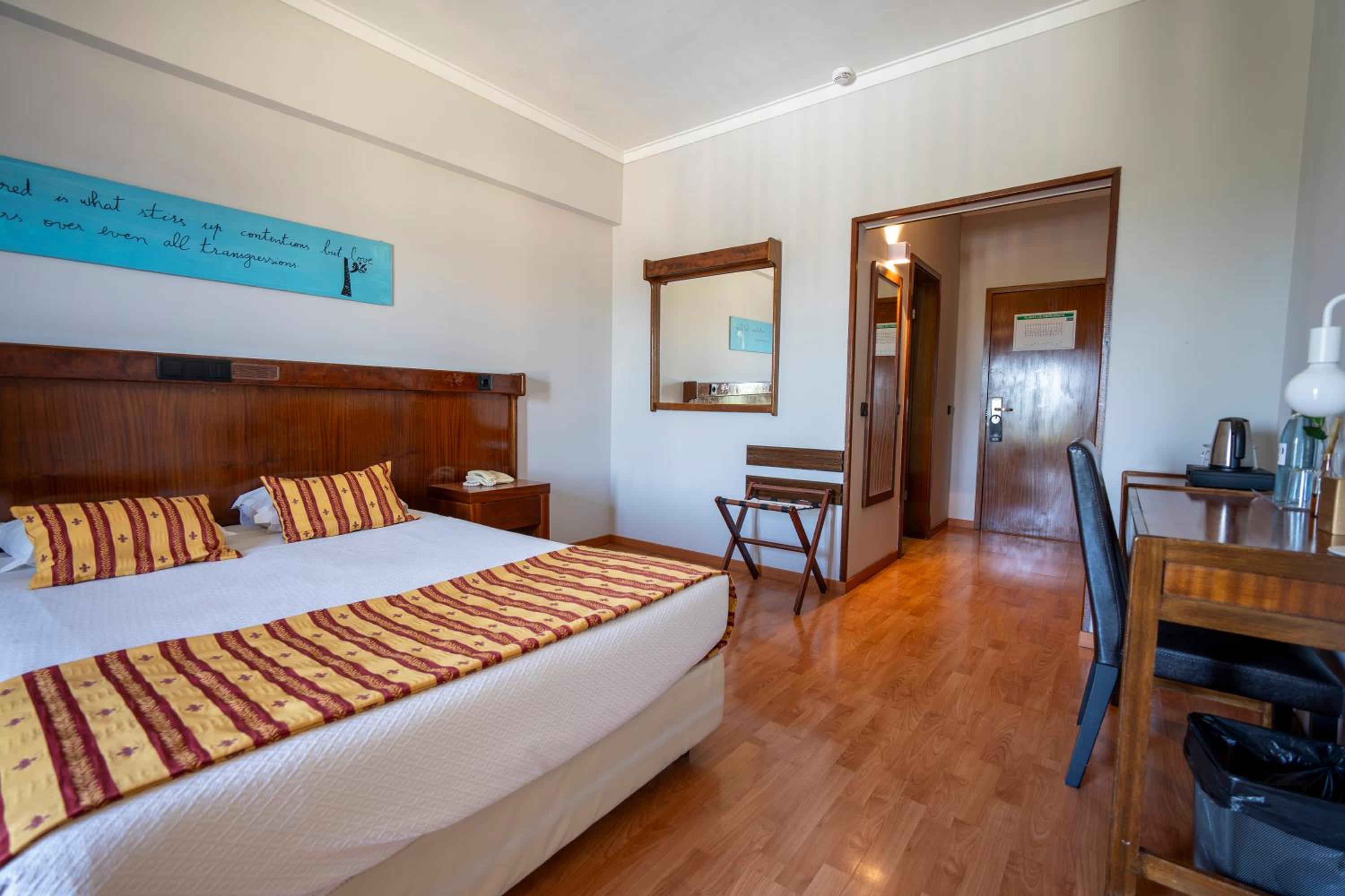 Double Room - Photo 11