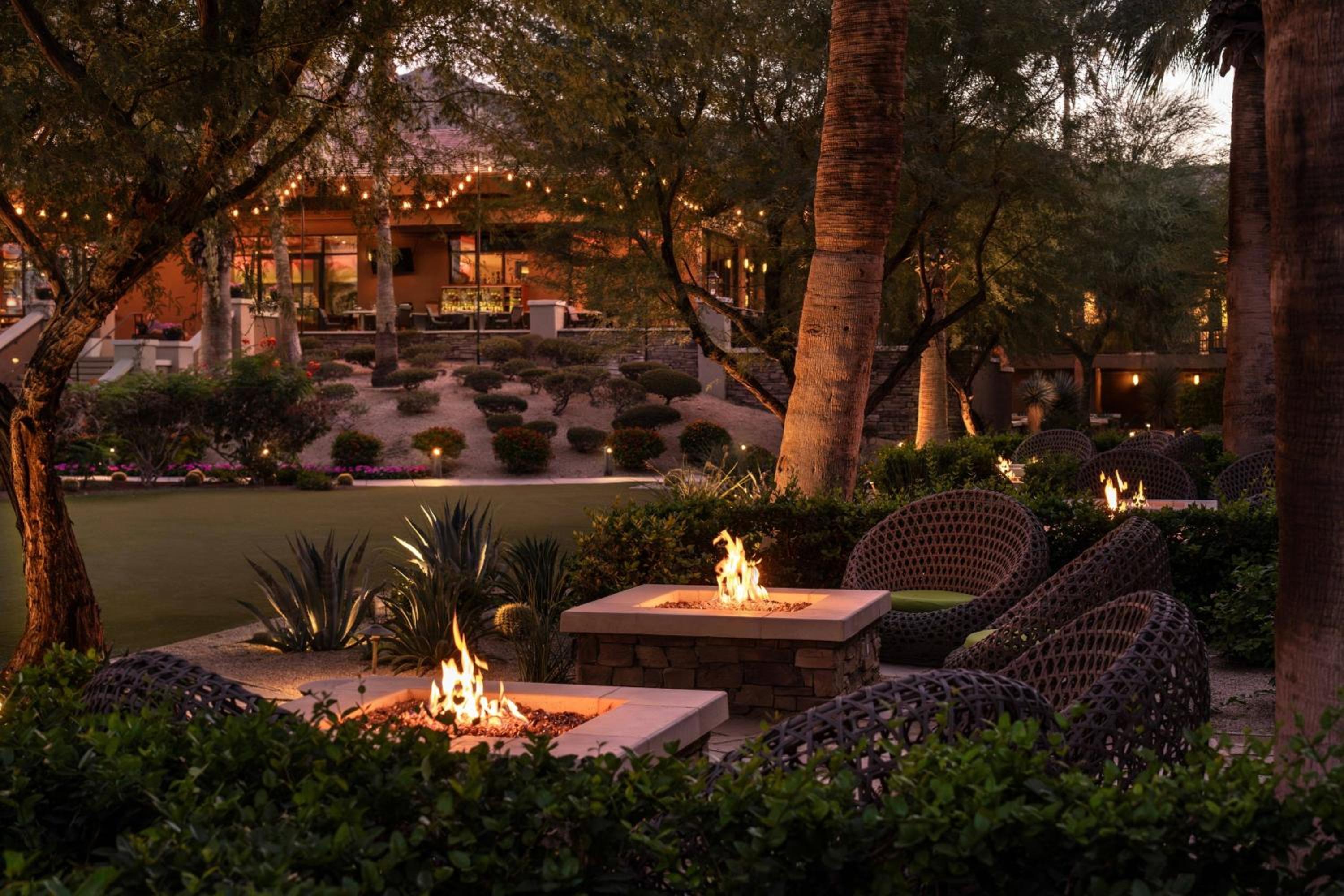 Terrace Firepit Room - 2 Queens  - Photo 5