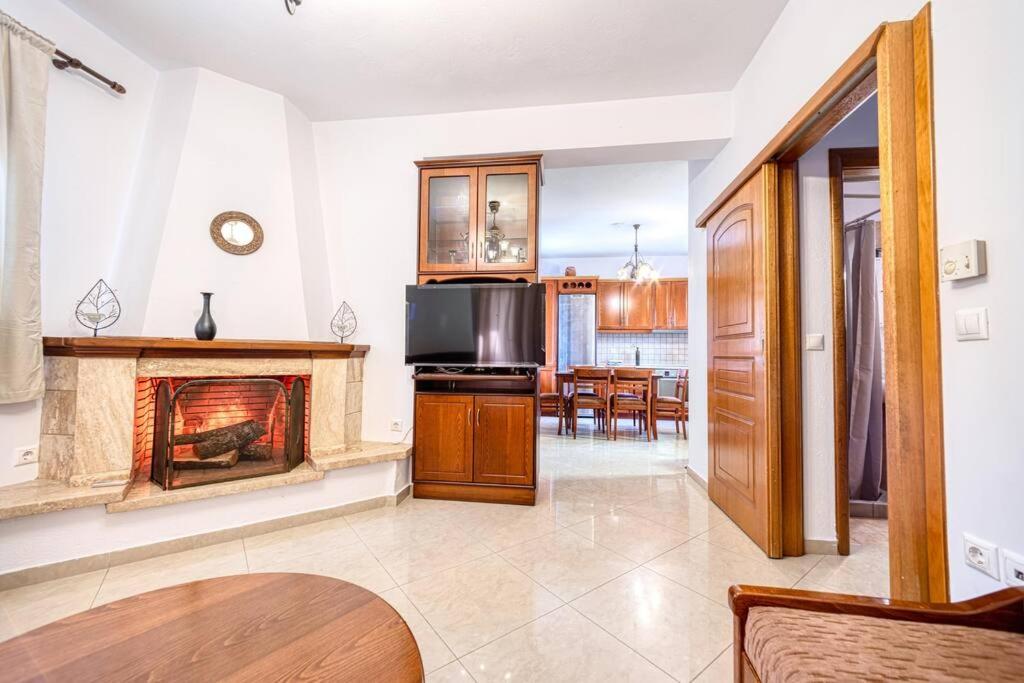 Villa photo 1