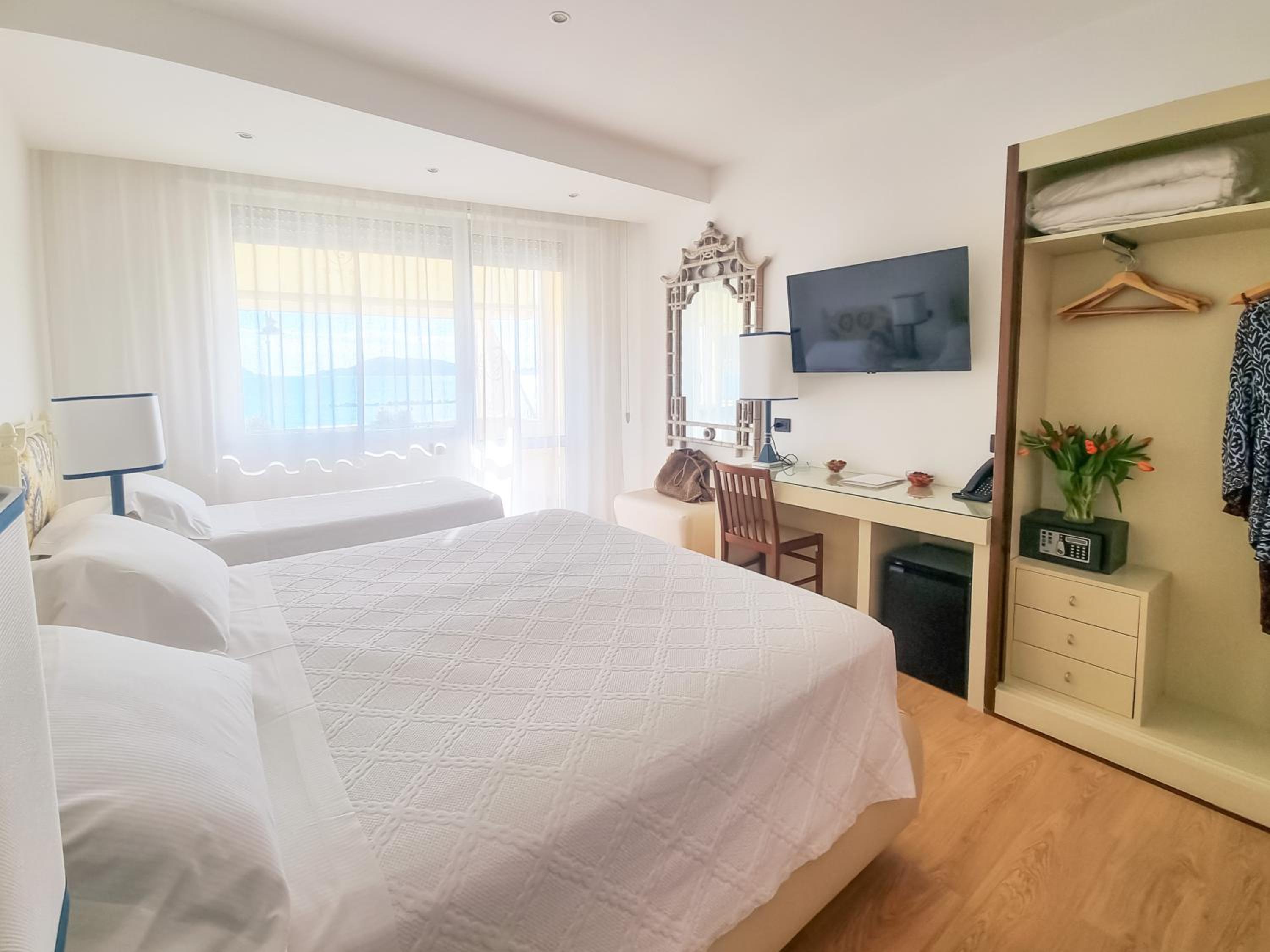 Superior Triple Room with Sea View