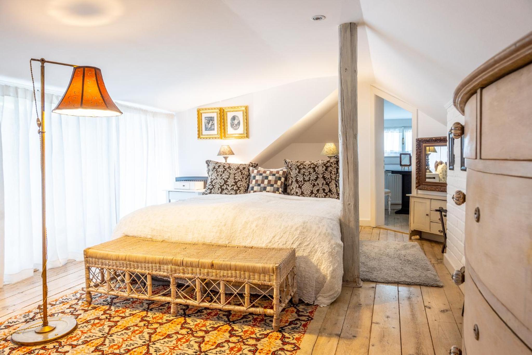 Deluxe Room - Photo 2