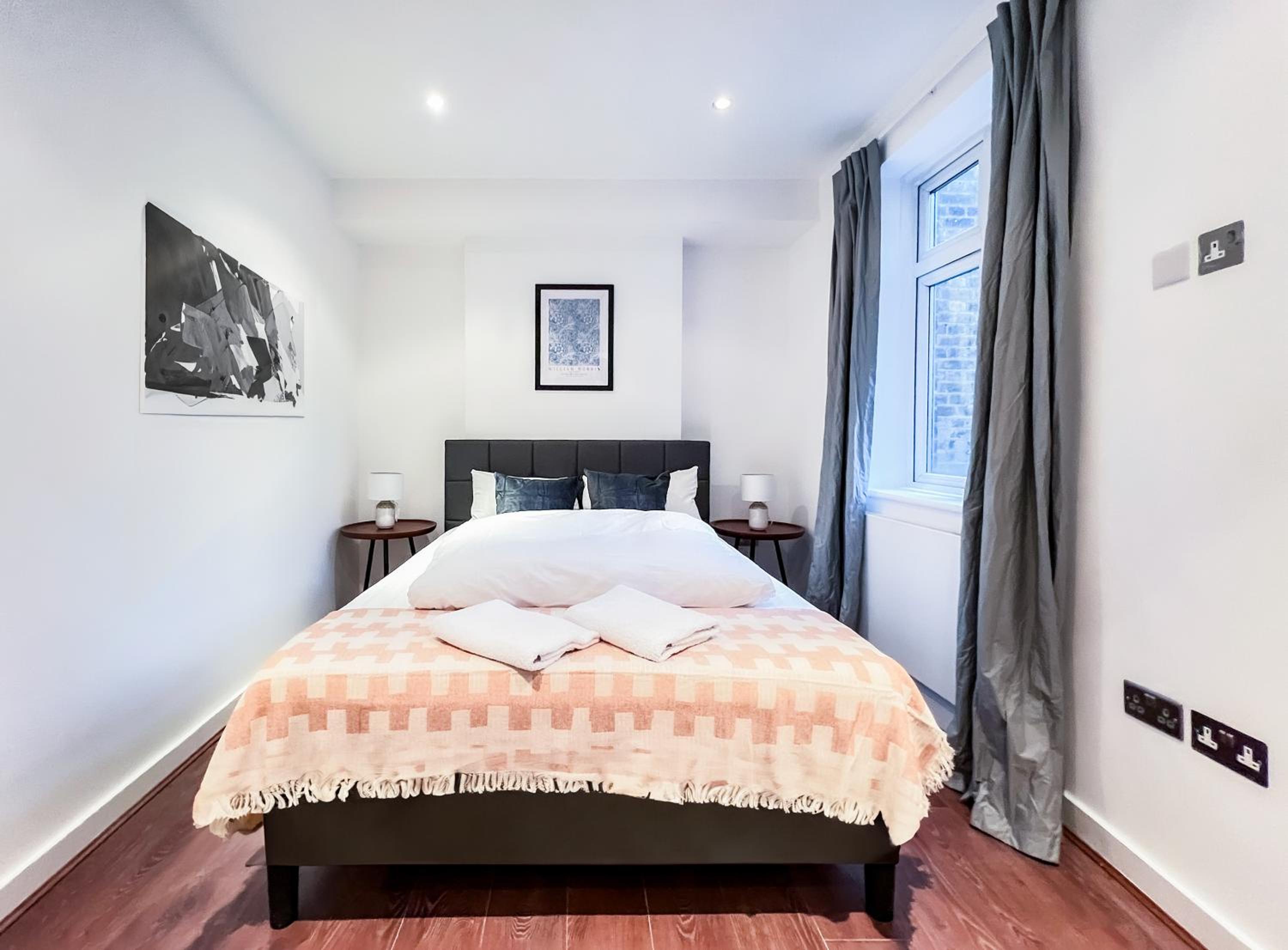 Three-Bedroom Apartment photo 2
