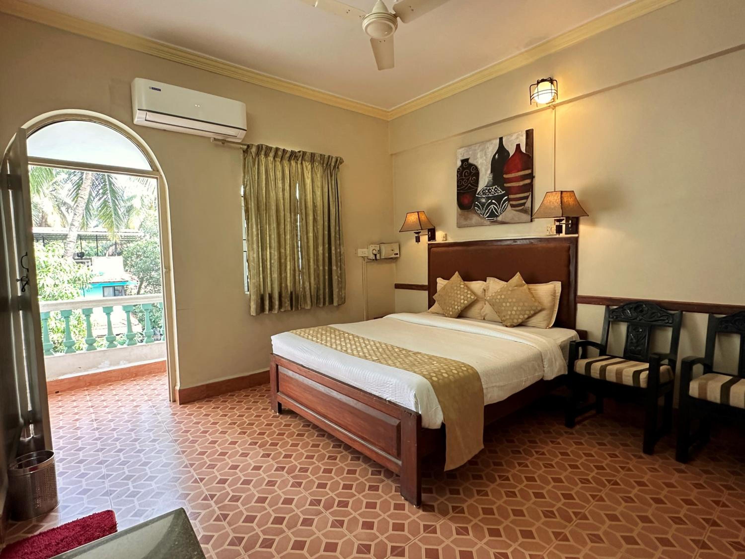 Standard Double Room - Photo 11