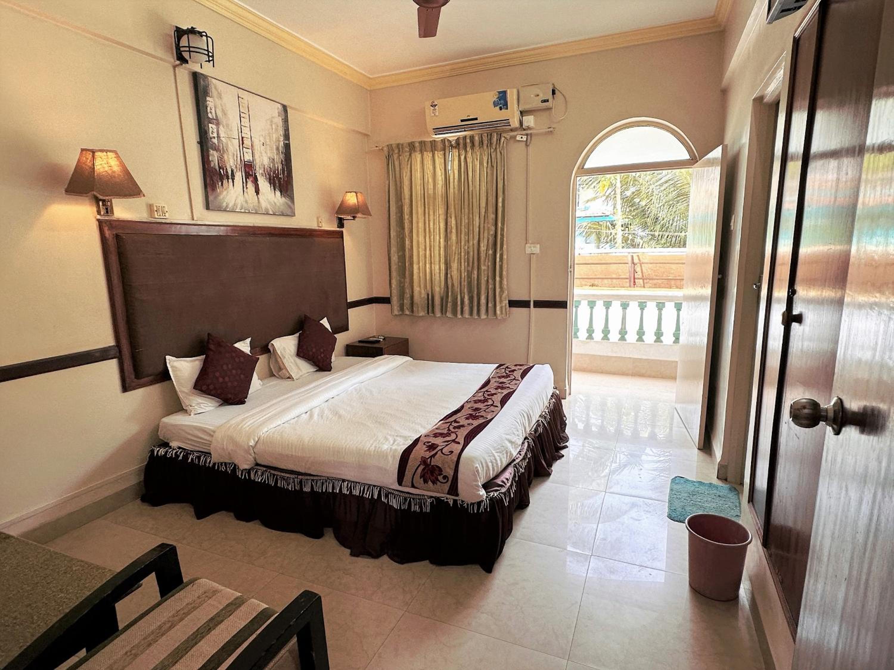 Standard Double Room - Photo 9
