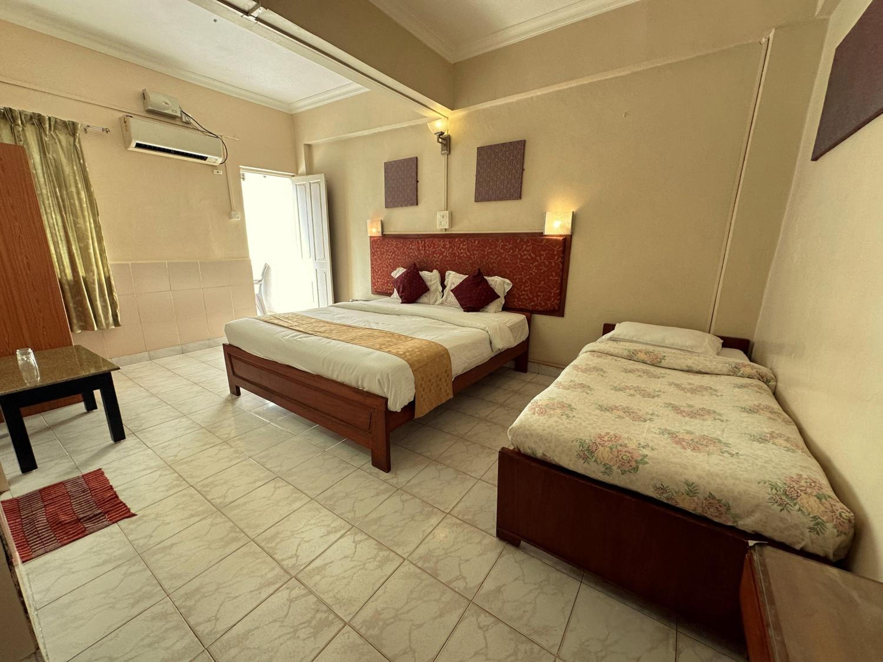 Standard Double Room - Photo 7