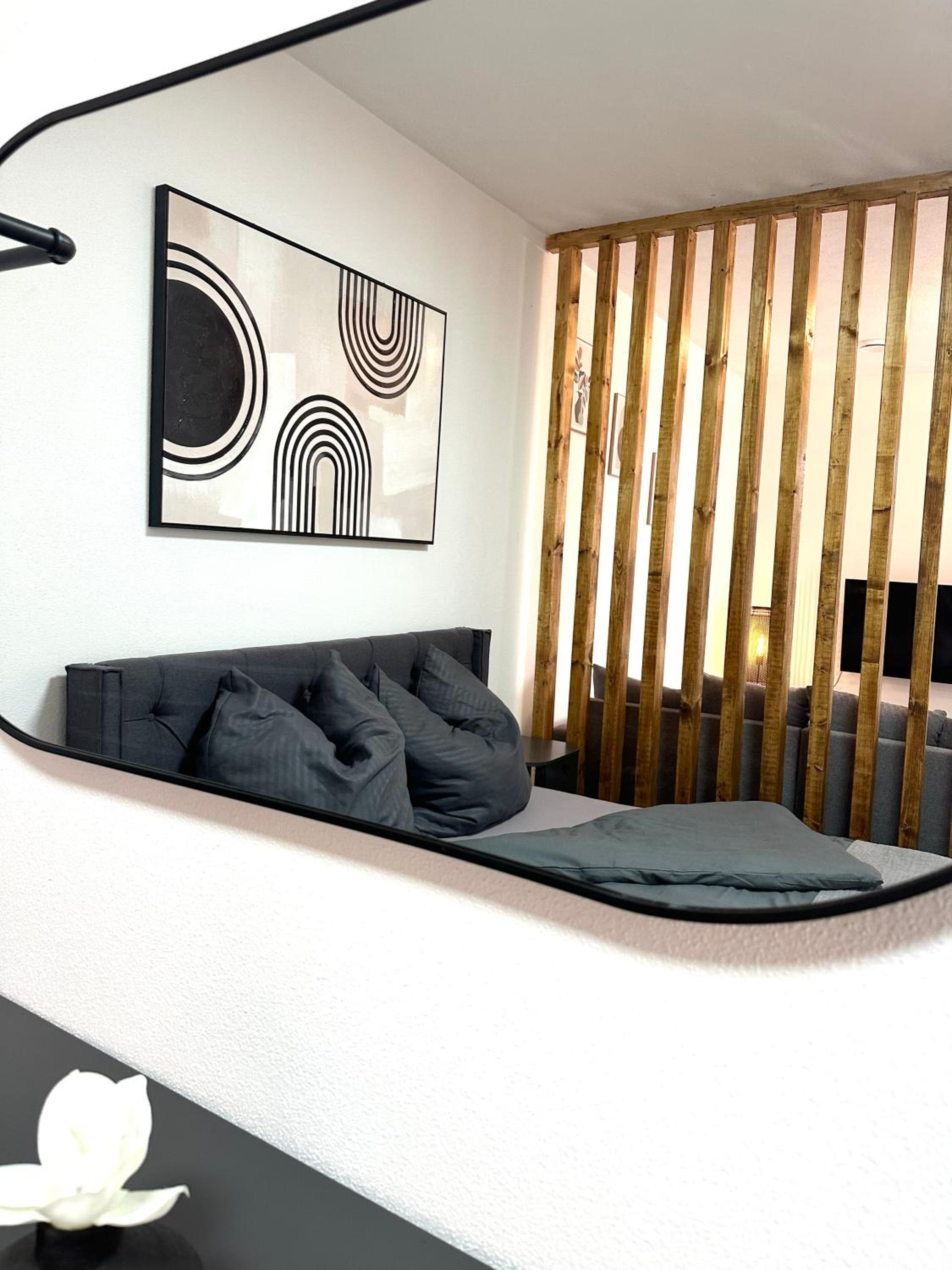 One-Bedroom Apartment photo 2