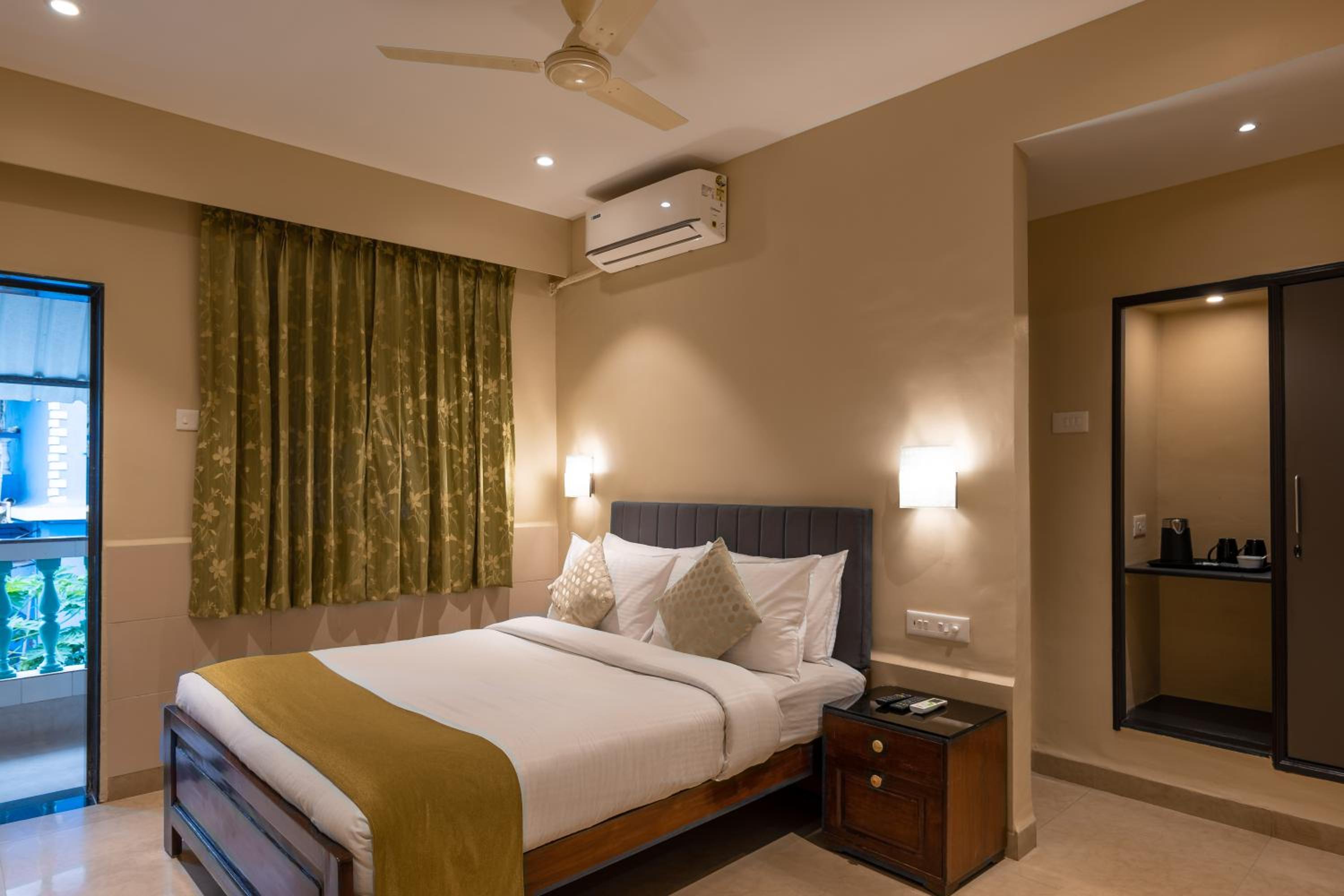 Superior Double Room - Photo 8
