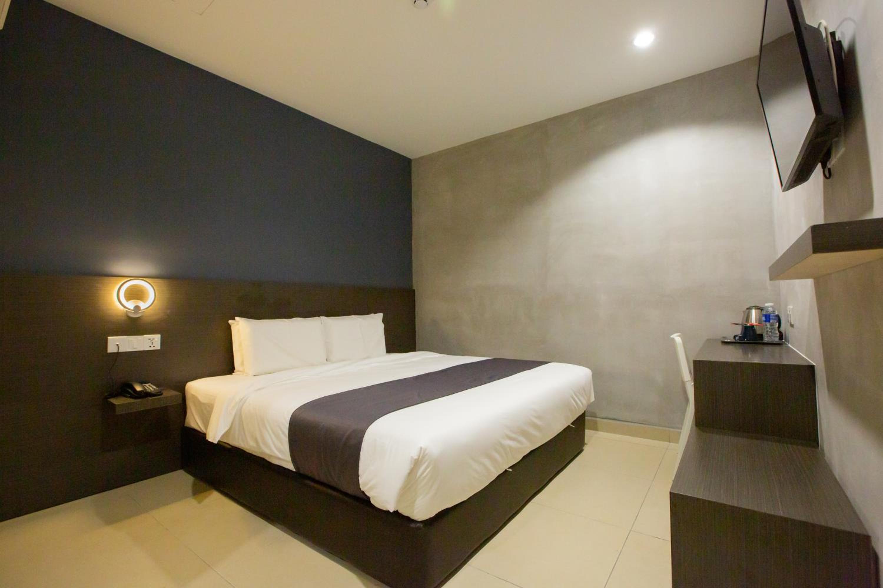 Superior King Room - Photo 3