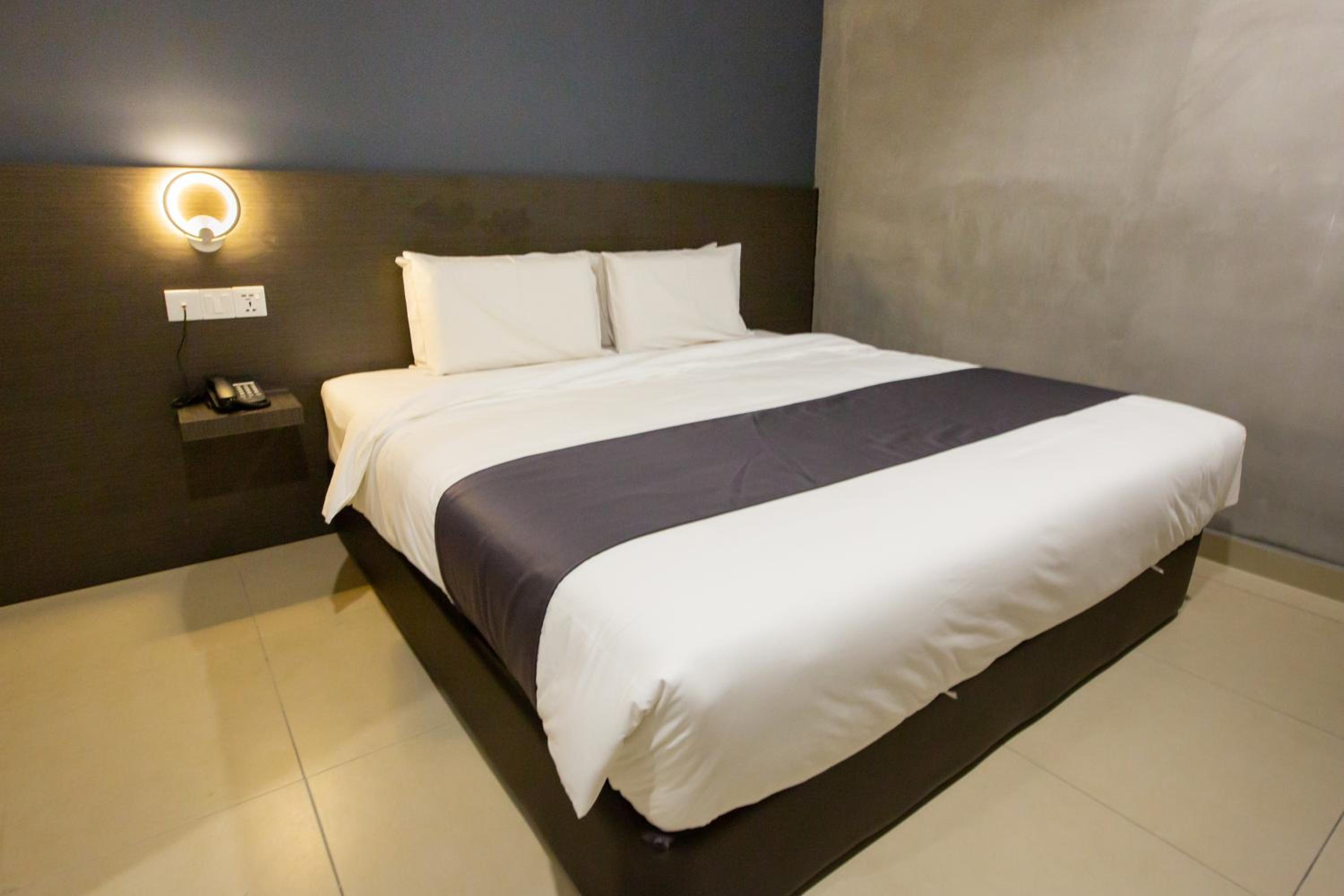 Superior King Room - Photo 4