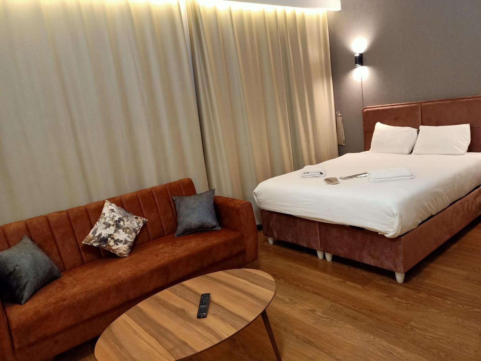 Economy Triple Room photo 1