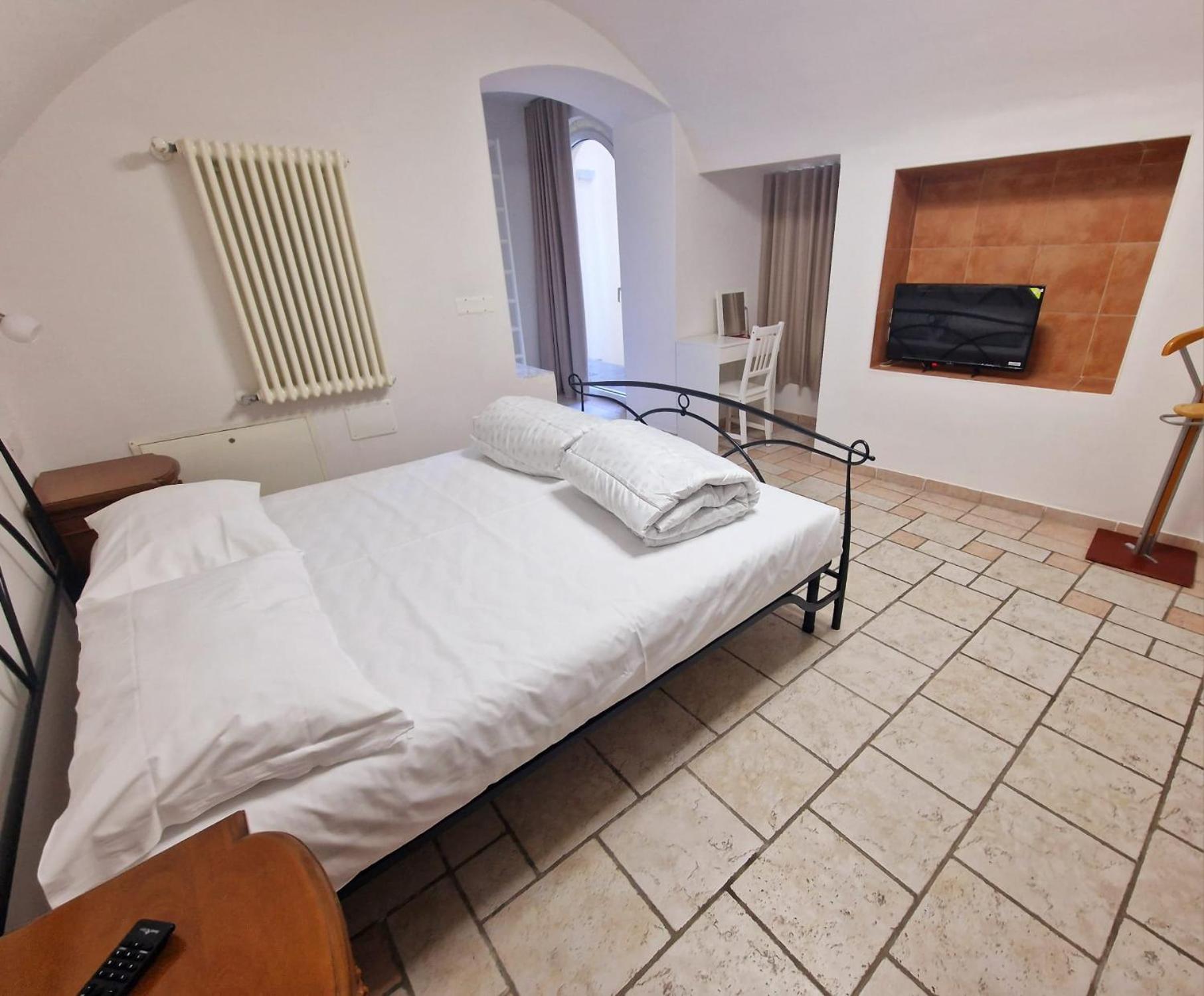 Quadruple Room with Private Bathroom photo 1