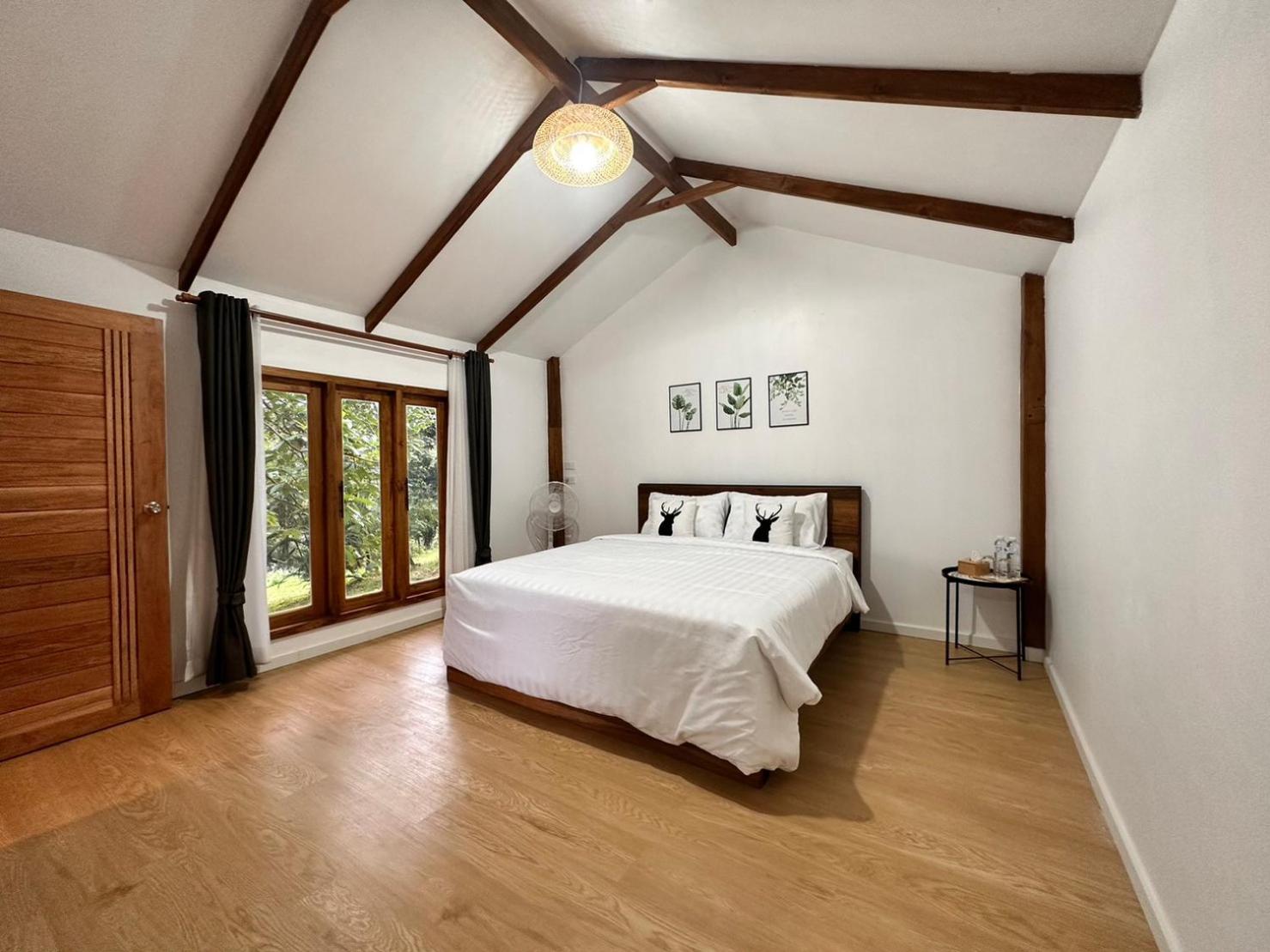 Superior King Room - Photo 3