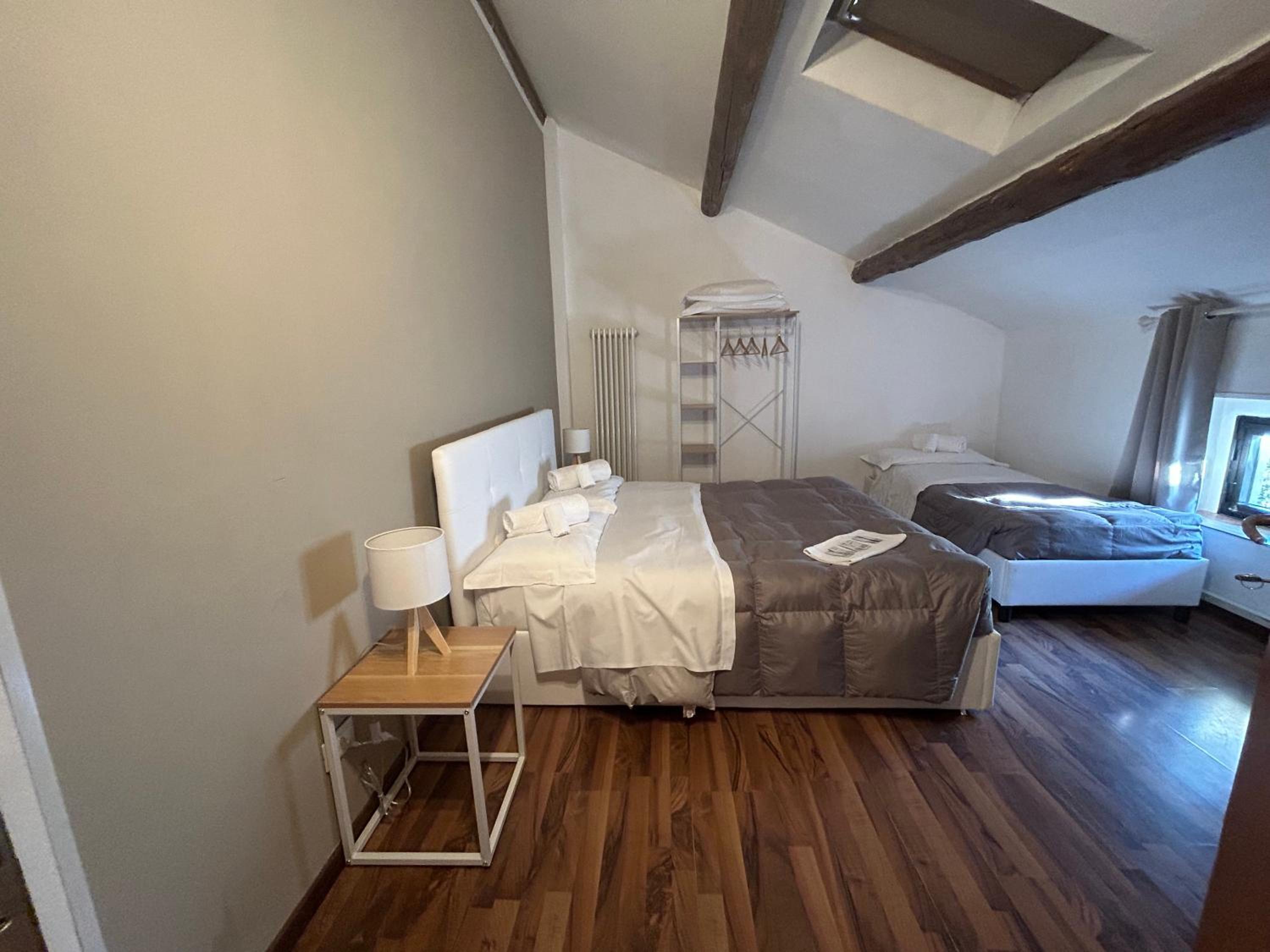 Triple Room with Shared Bathroom - Attic photo 1