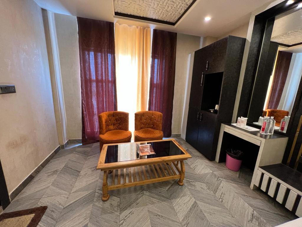 Suite - Photo 4