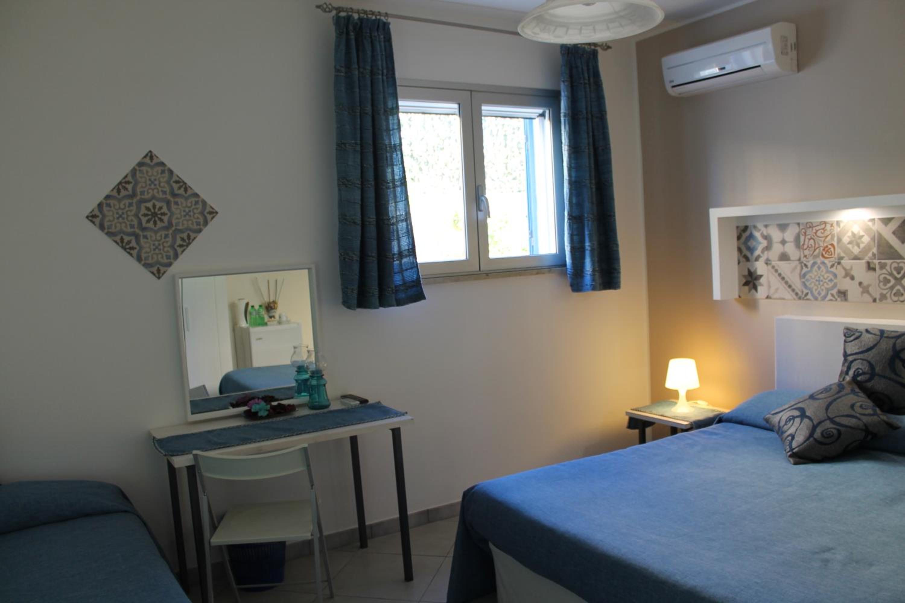 Budget Triple Room - Photo 2