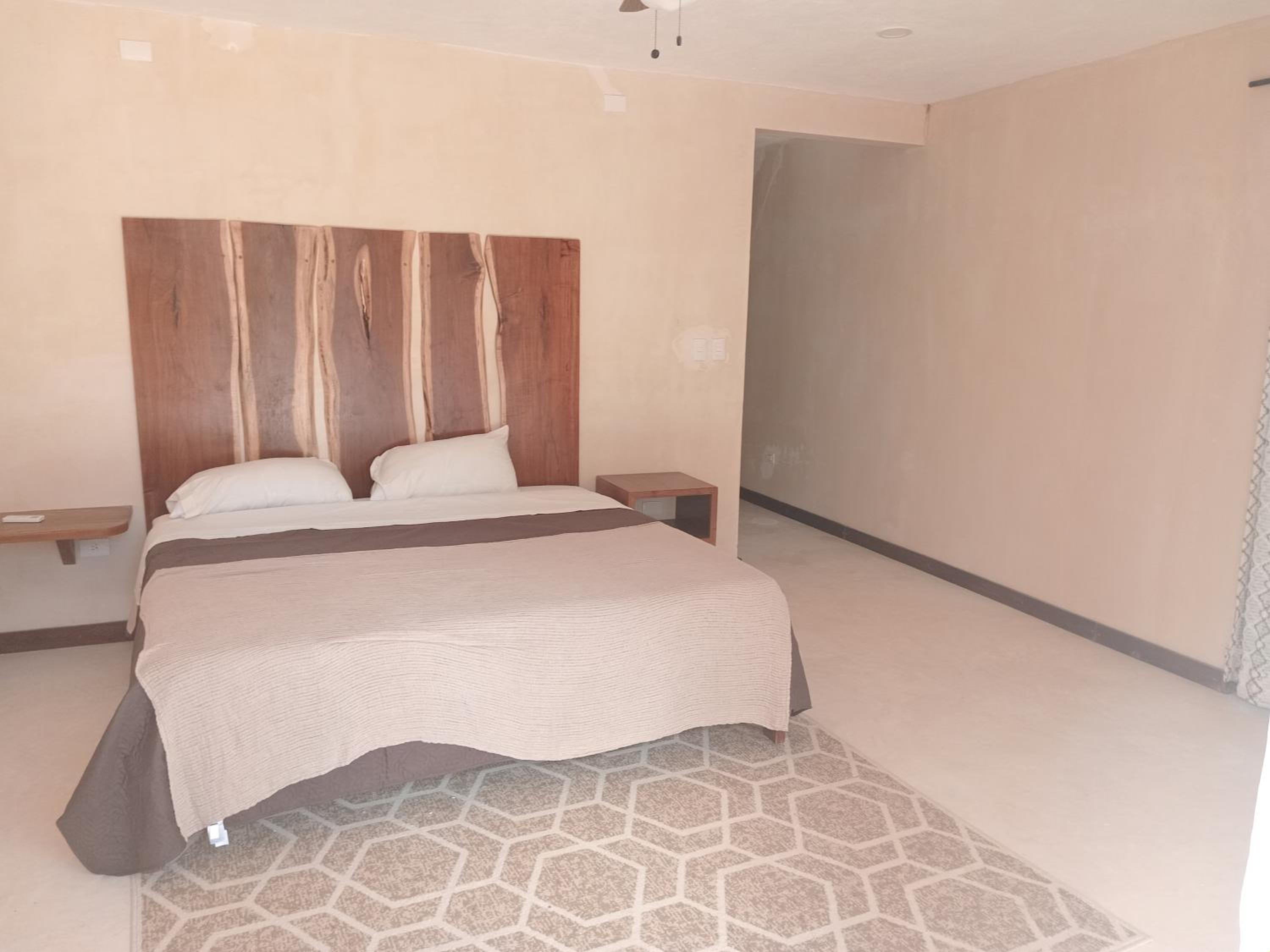 Deluxe Queen Room photo 1