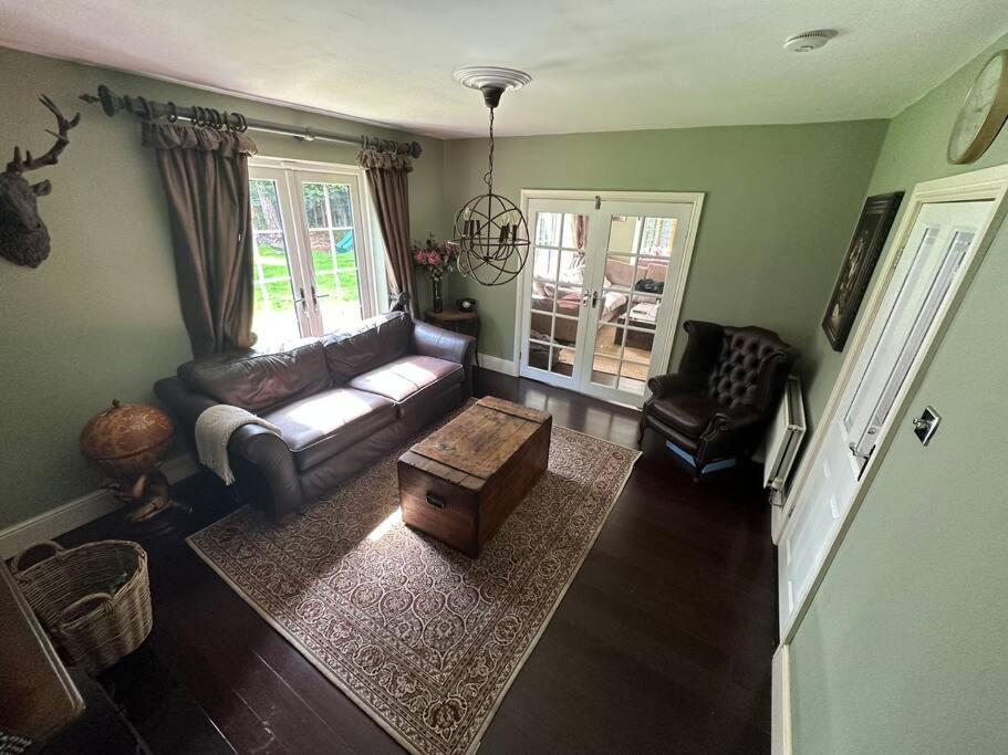 Five-Bedroom House photo 2