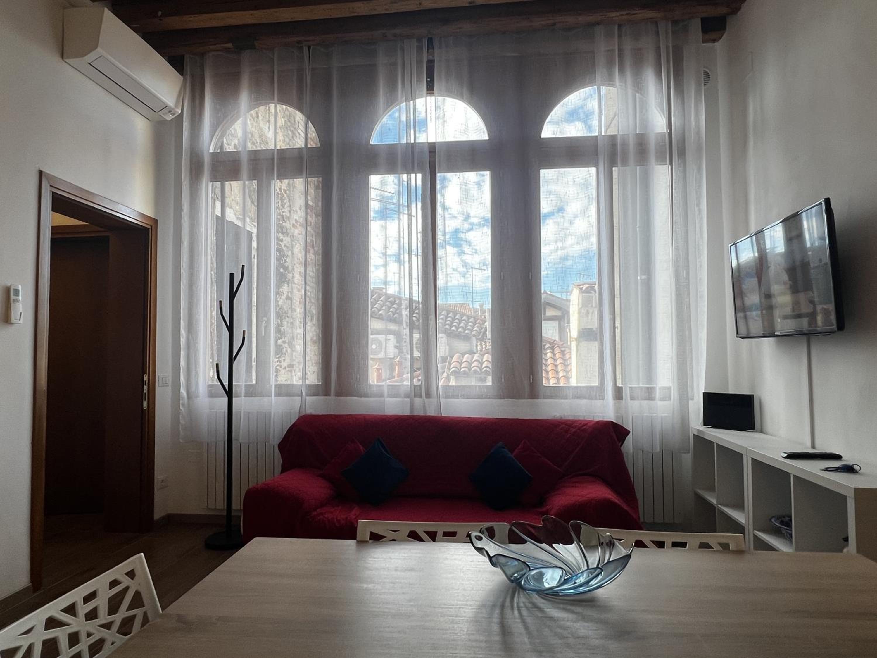 Apartment photo 1