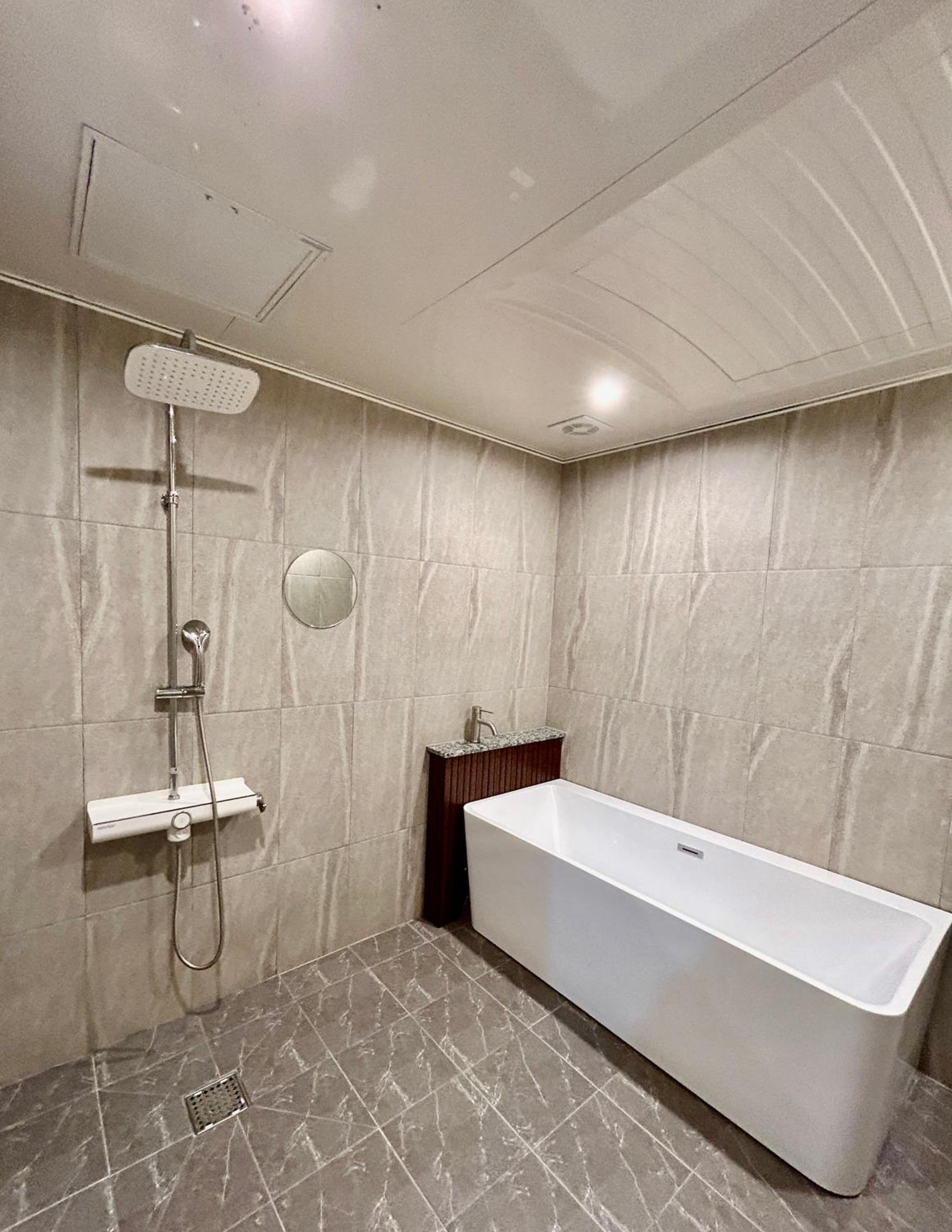 duplex family room (max 8) - Photo 9