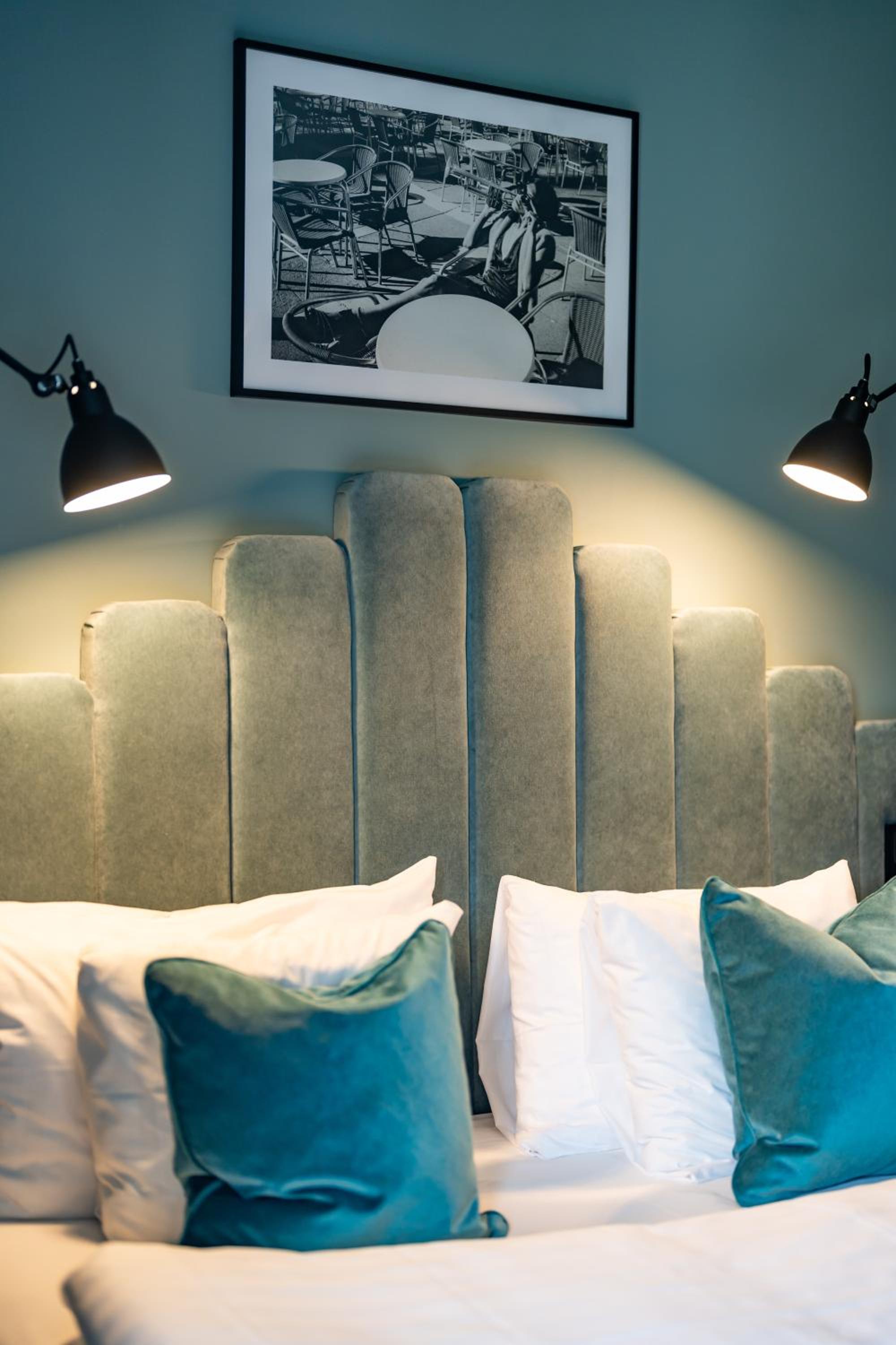 Standard Double Room - Photo 9