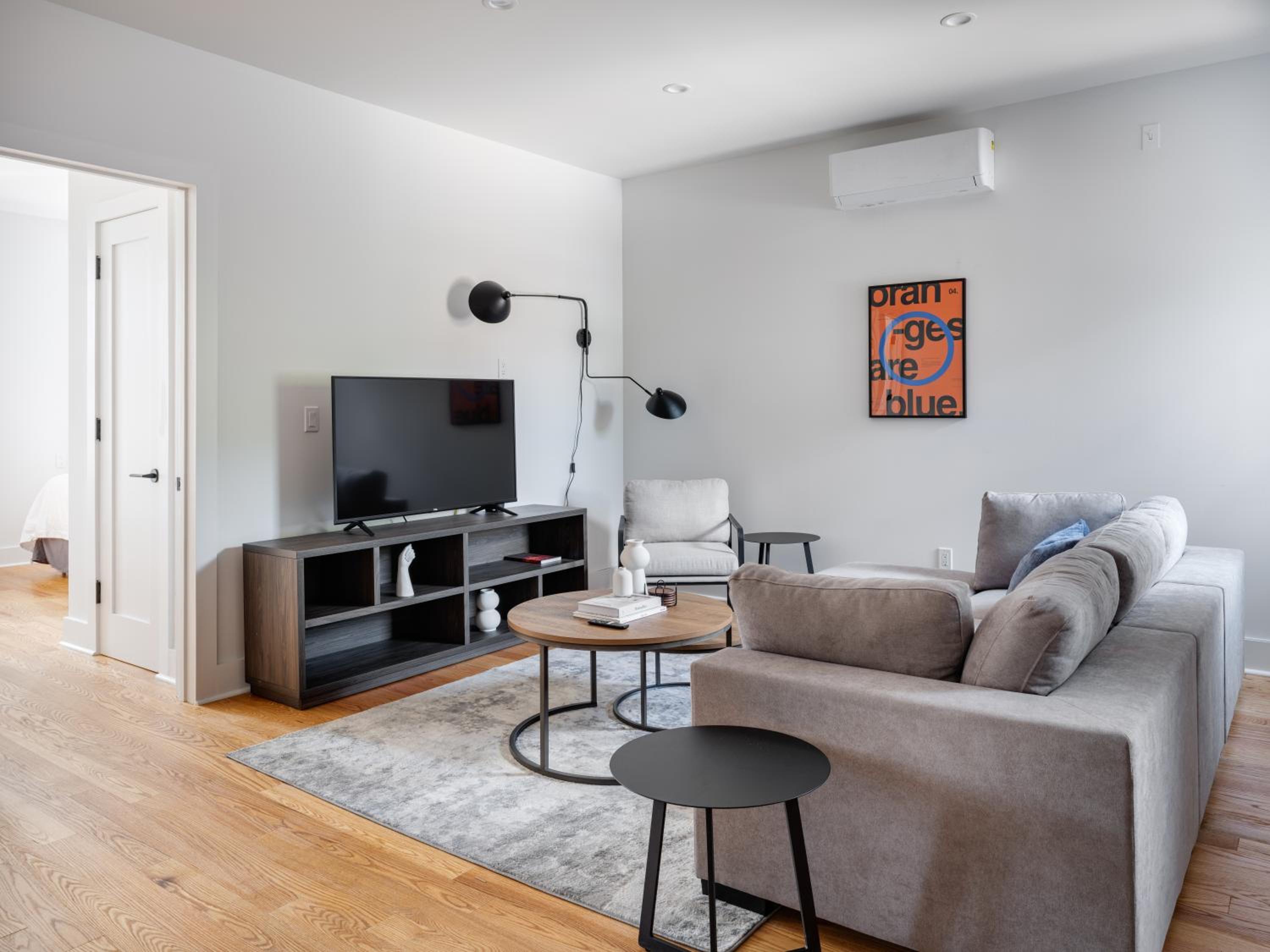 Three-Bedroom Apartment photo 1