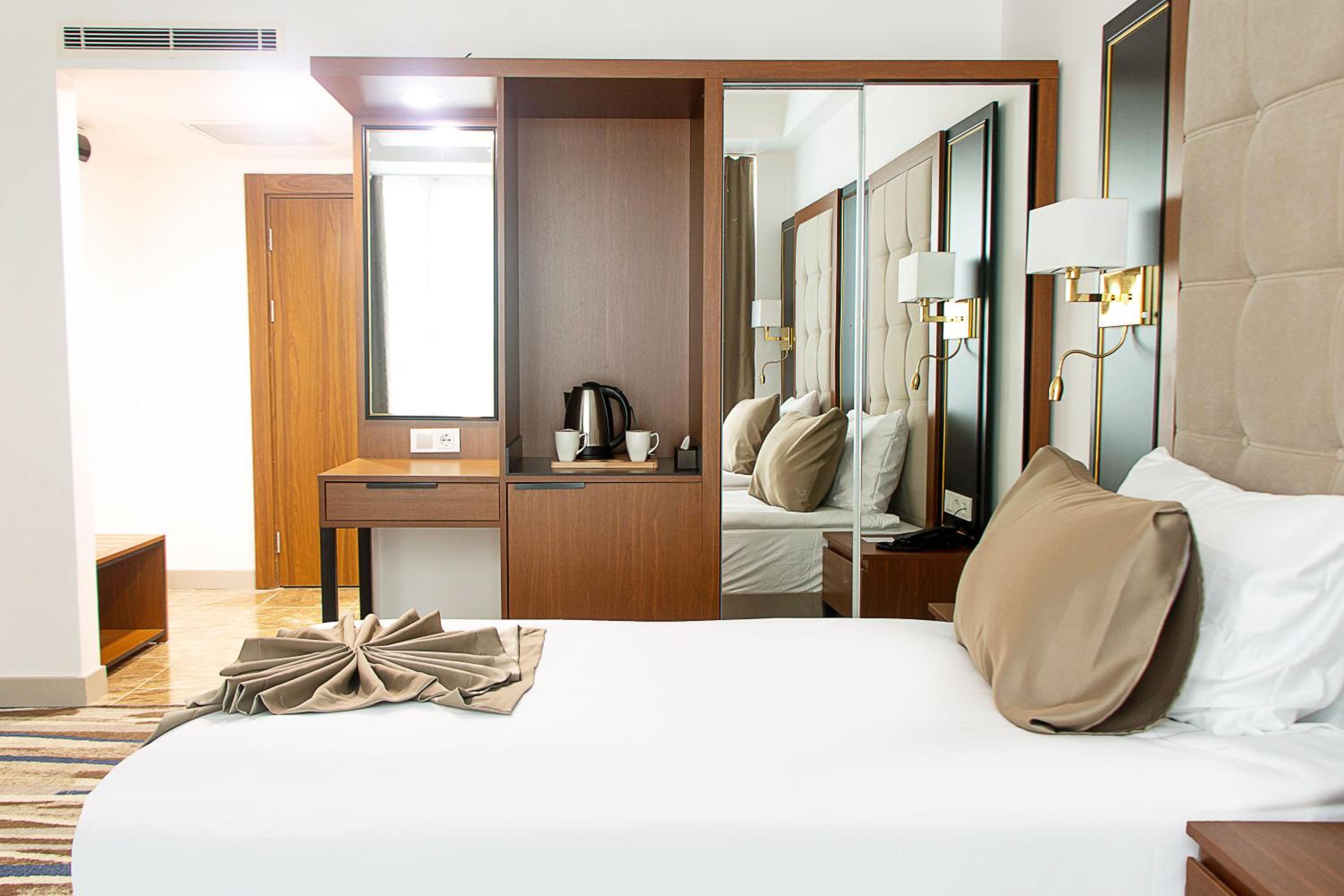 Twin Room - Photo 5