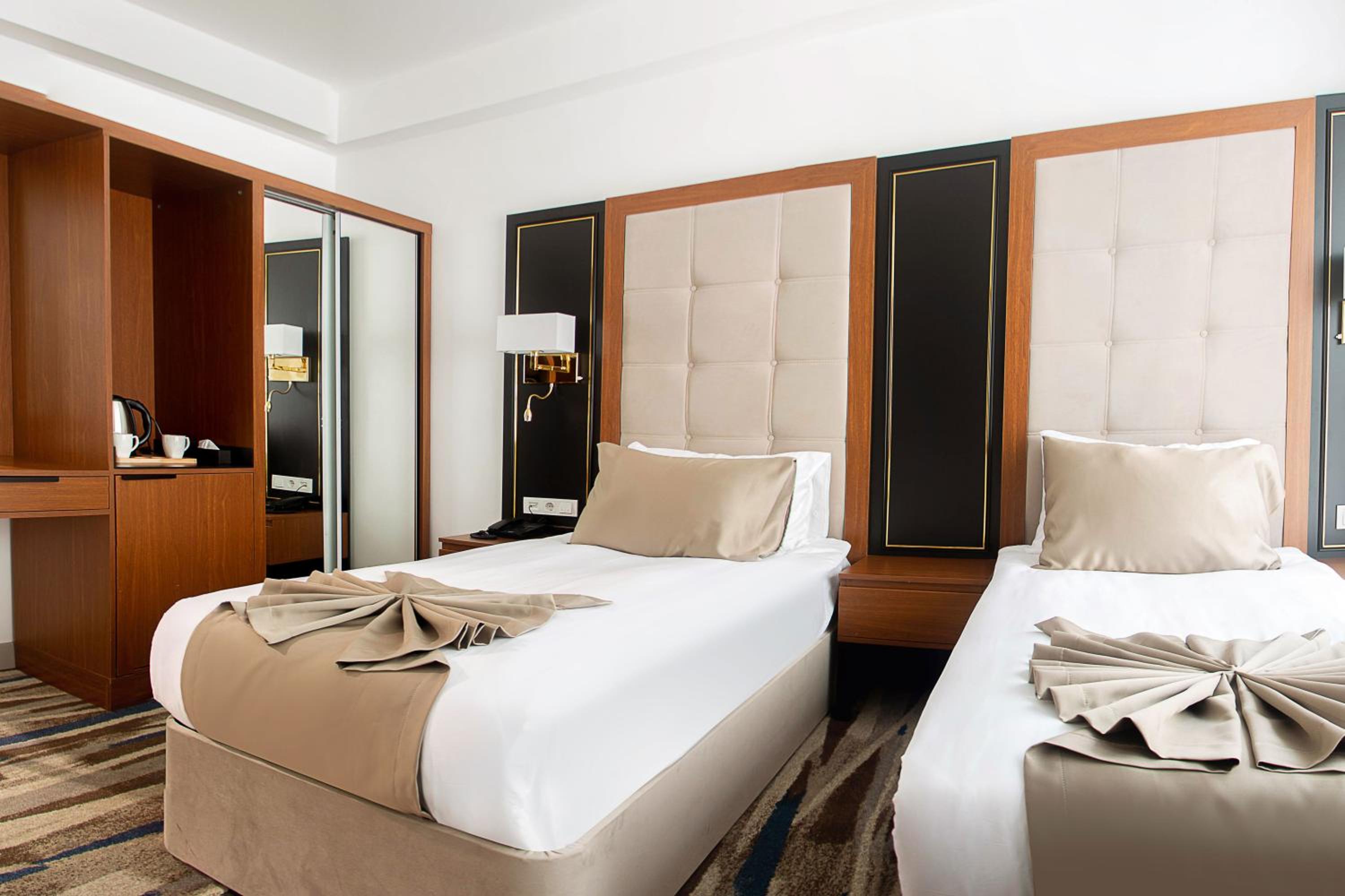 Twin Room - Photo 1