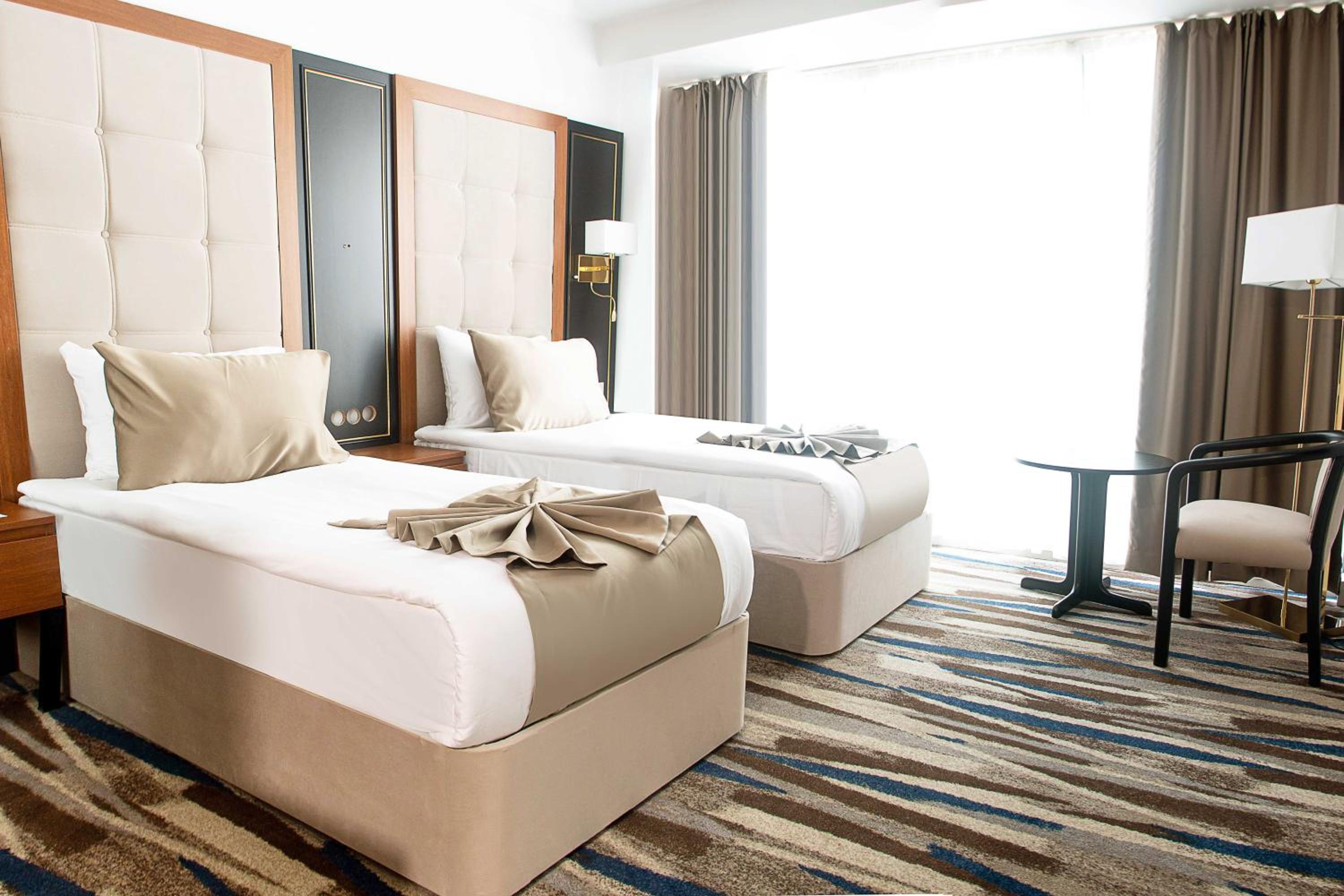 Twin Room - Photo 2