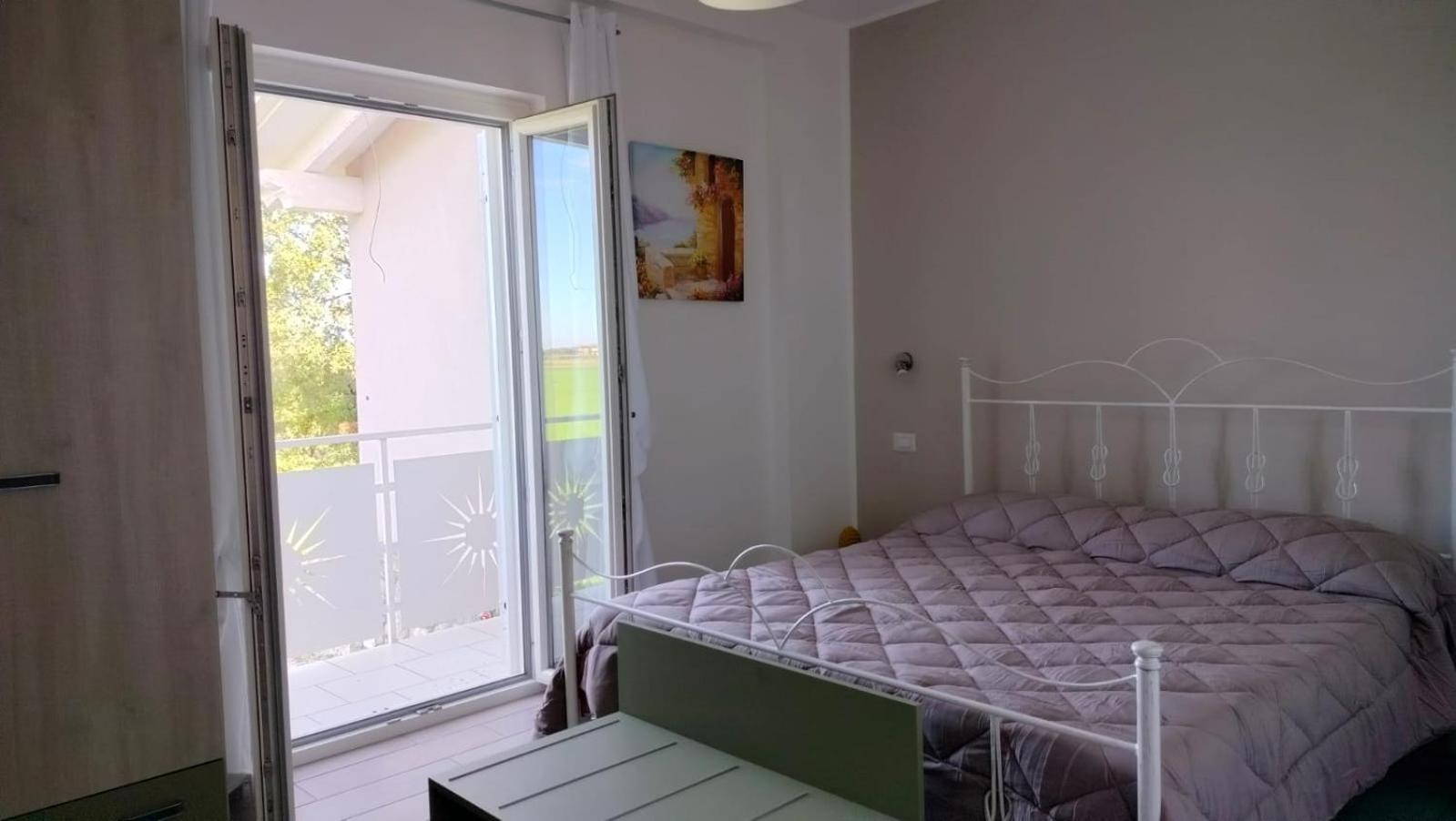 Large Double Room photo 1