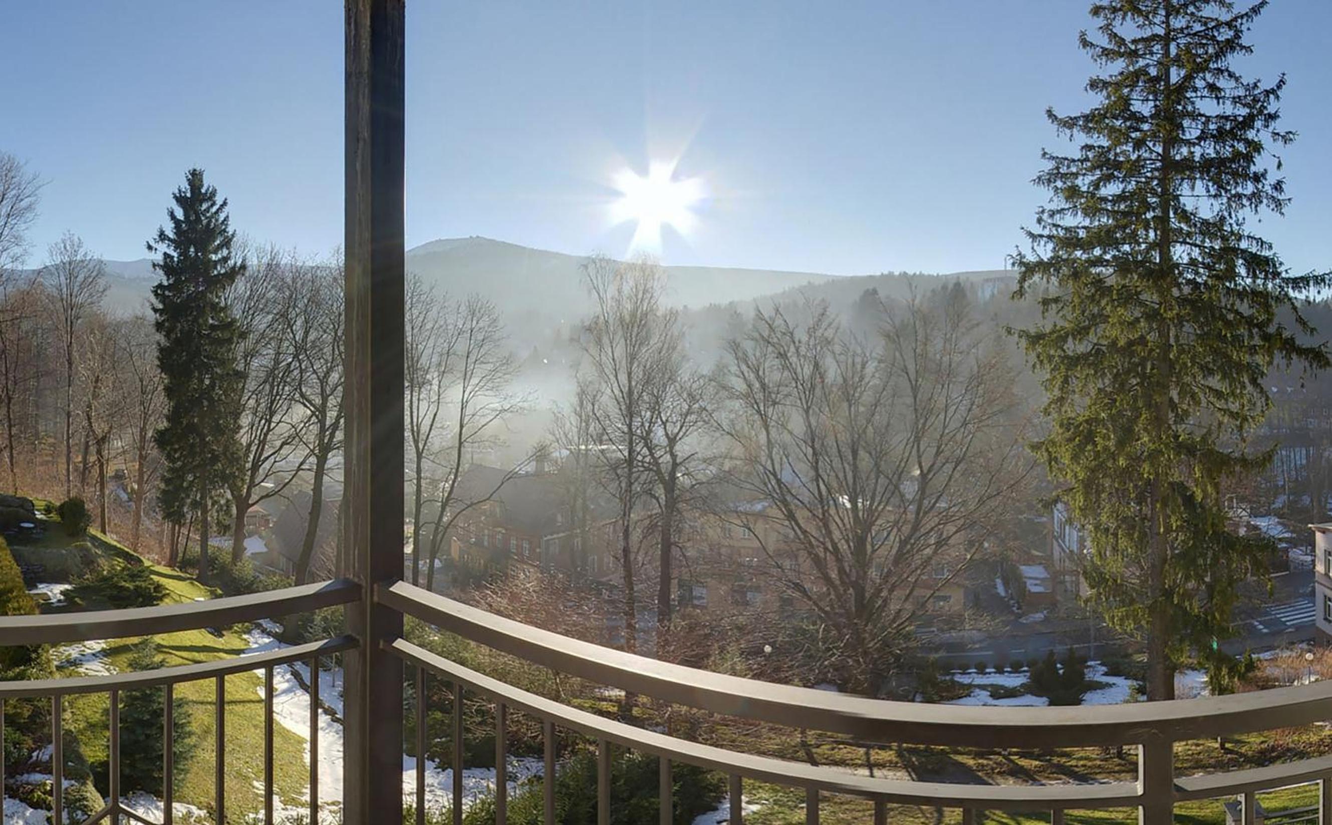 Apartment with Mountain View photo 3