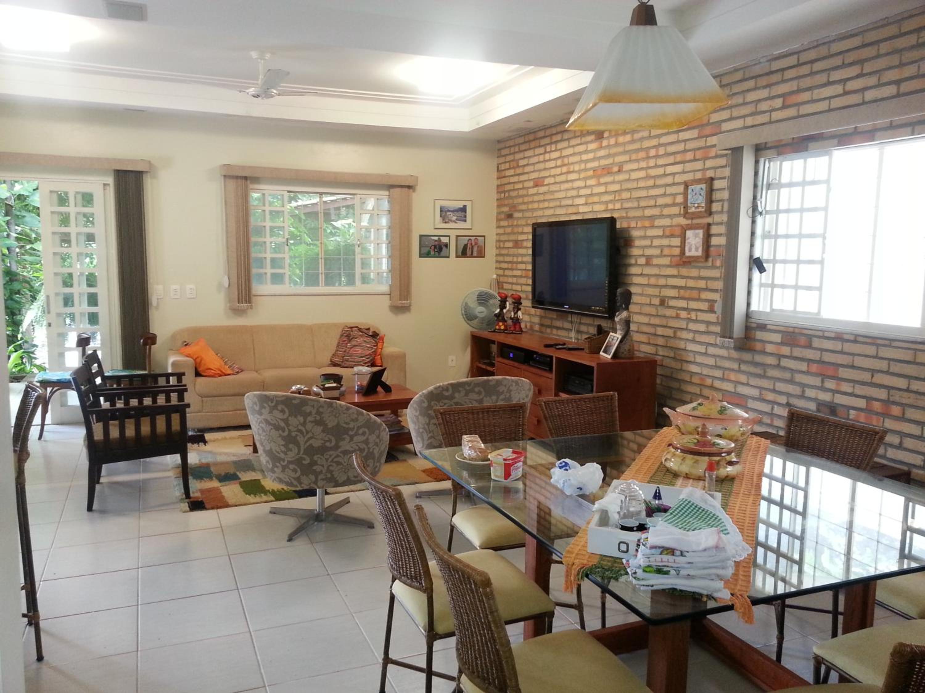 Three-Bedroom House photo 3