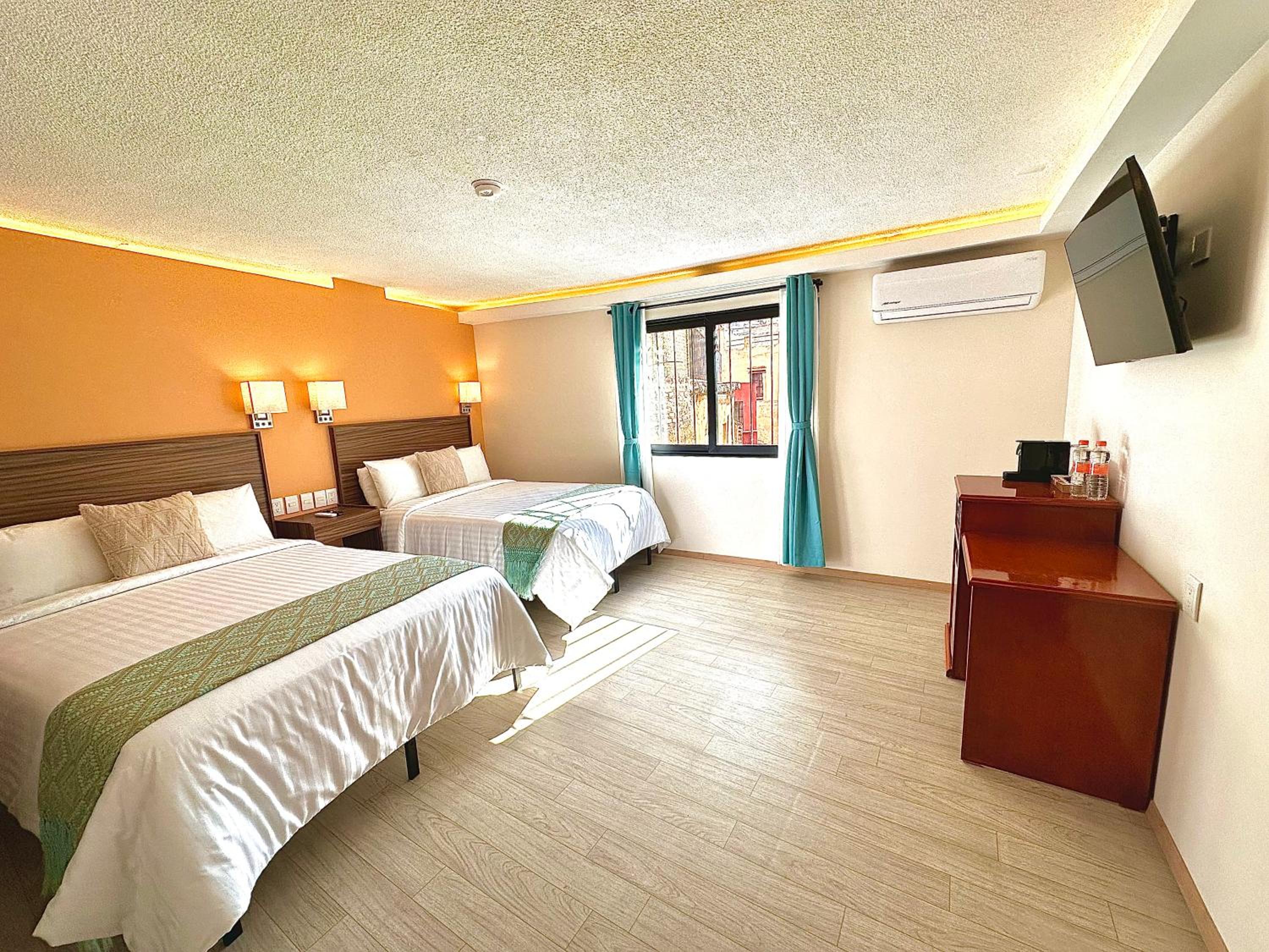 Quadruple Room with Mountain View photo 1