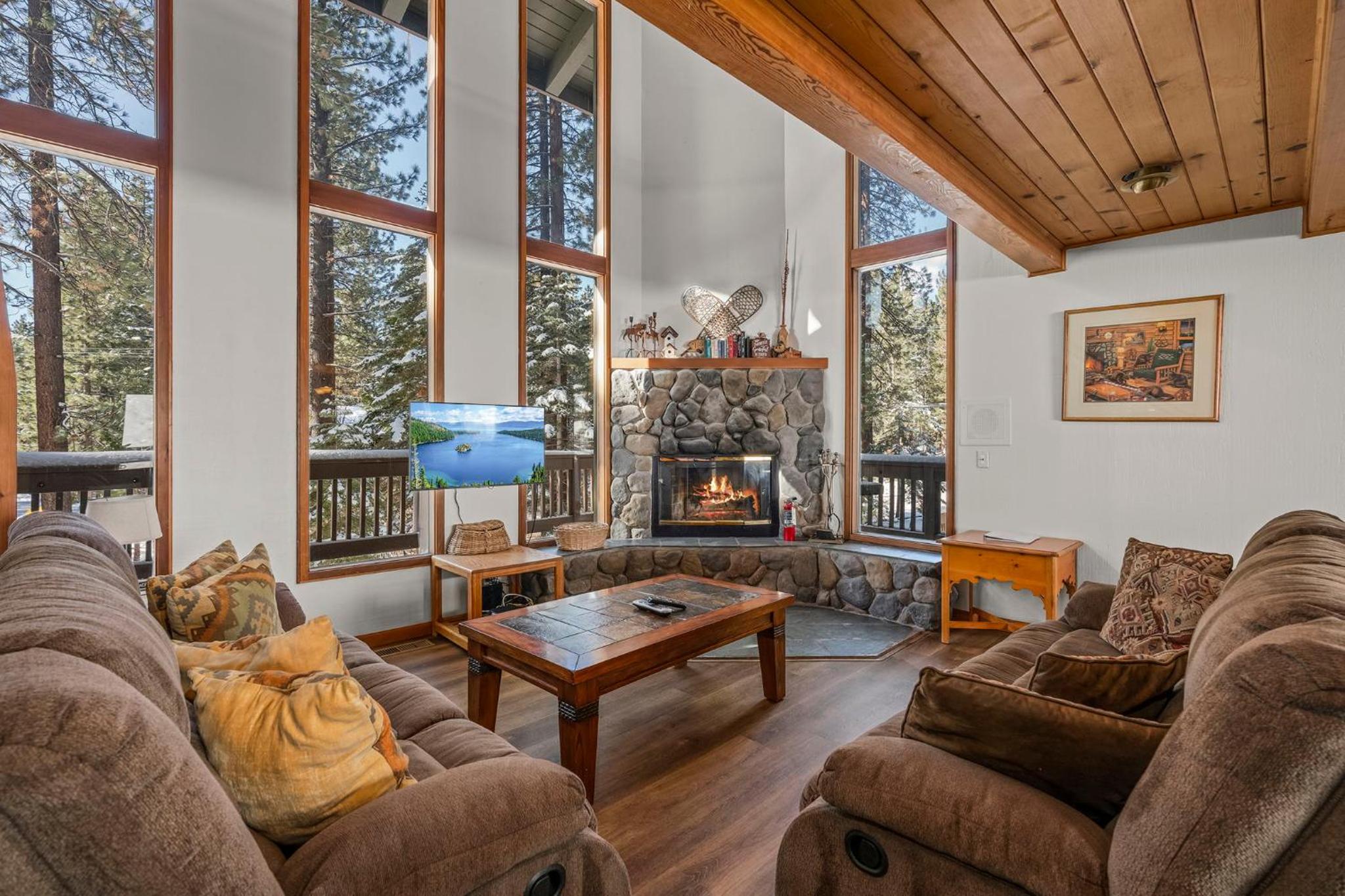Six-Bedroom House photo 1