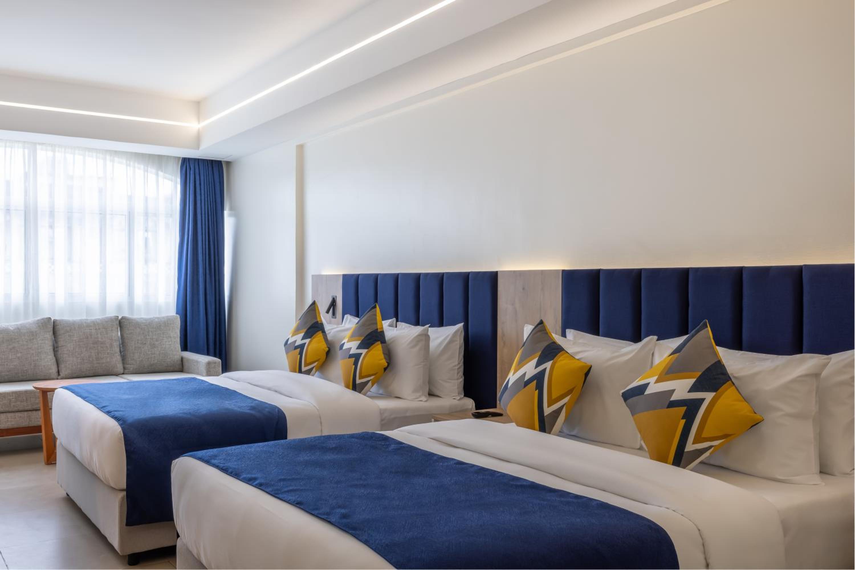 Deluxe Double Room - Photo 9