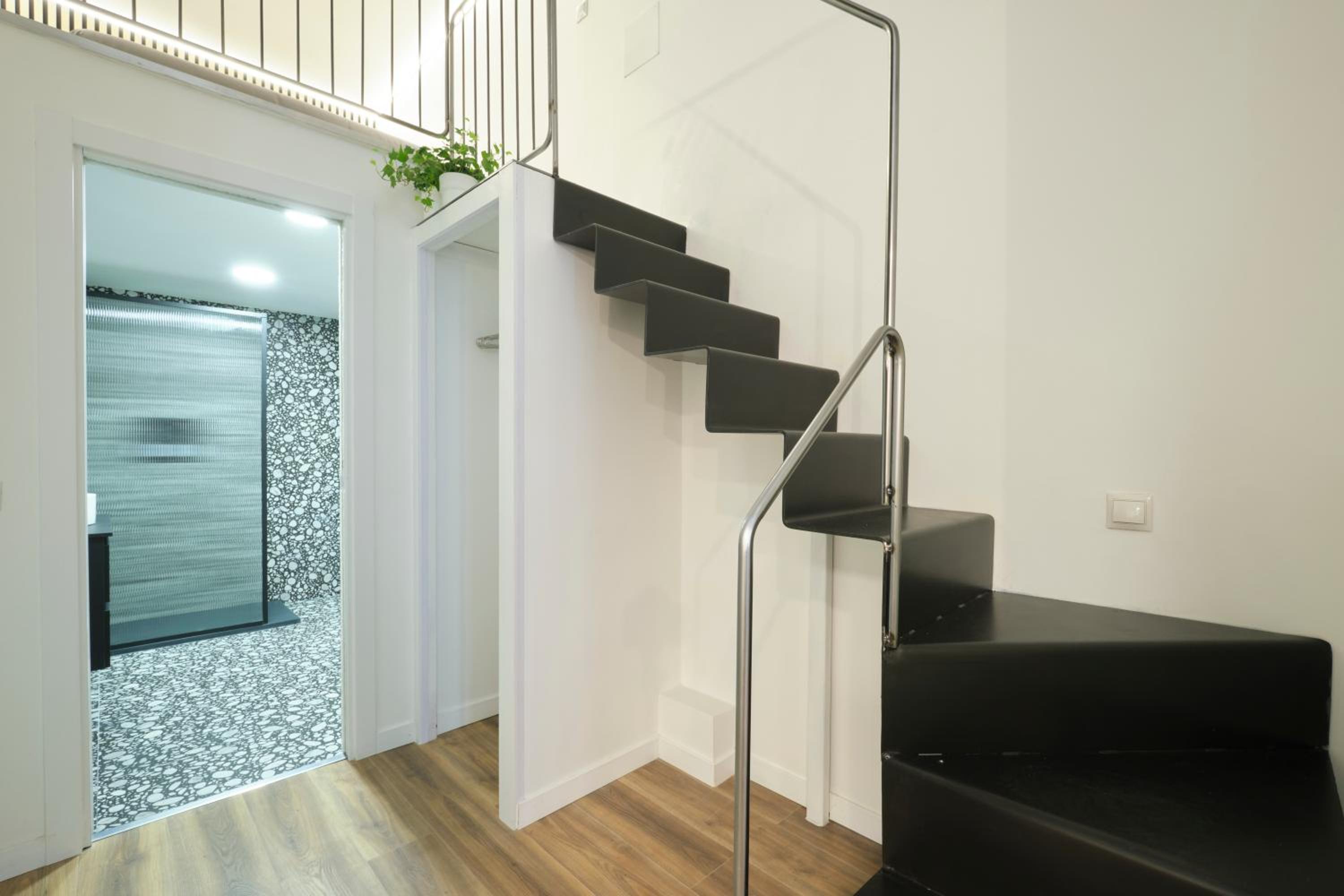 Apartment - Split Level photo 2