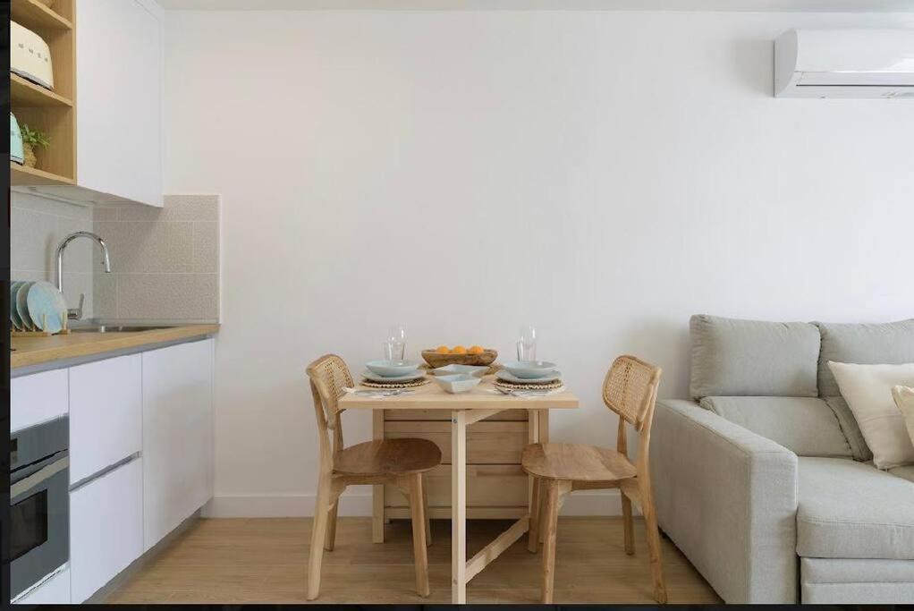 One-Bedroom Apartment photo 2