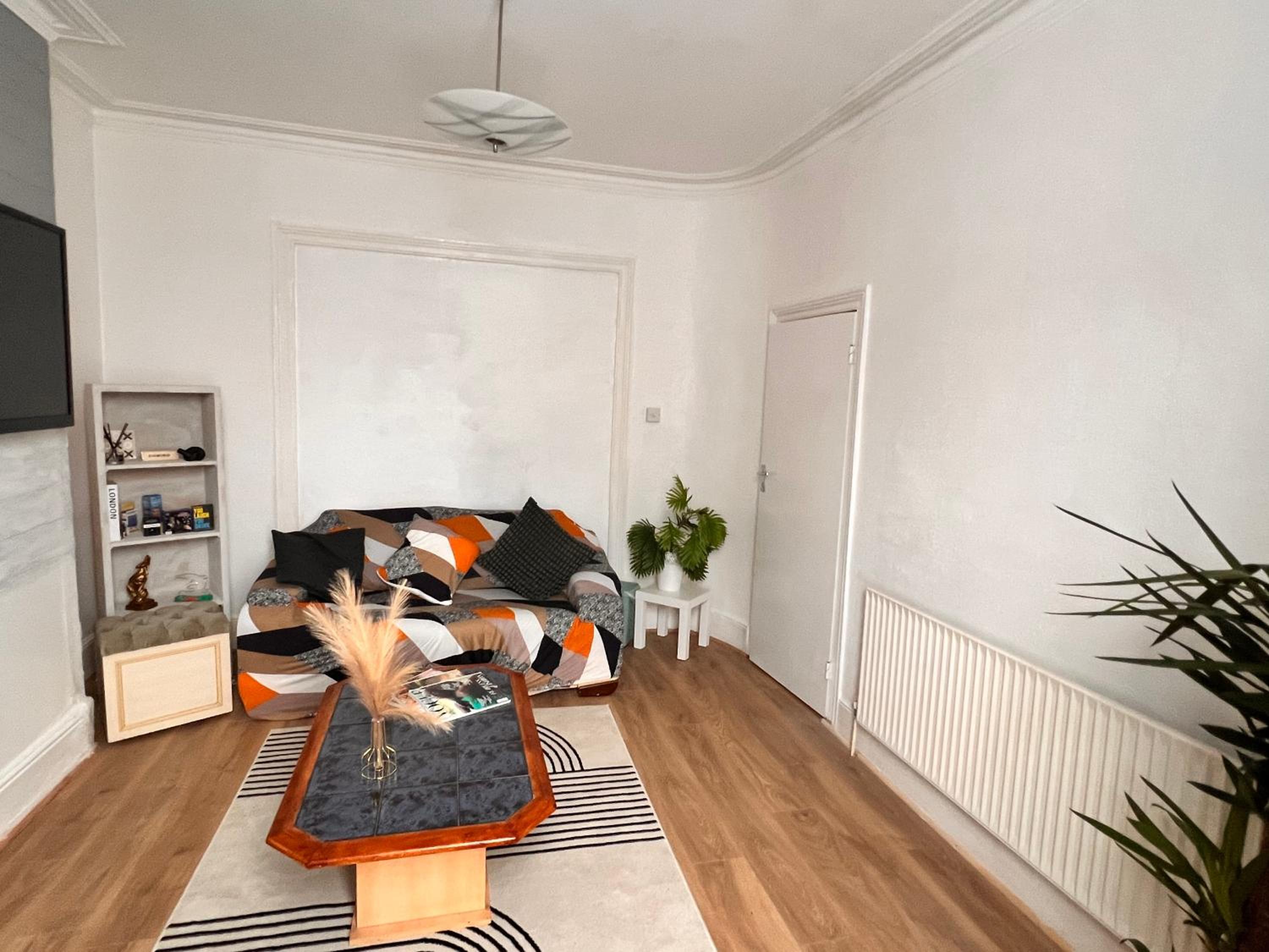 Four-Bedroom House photo 2