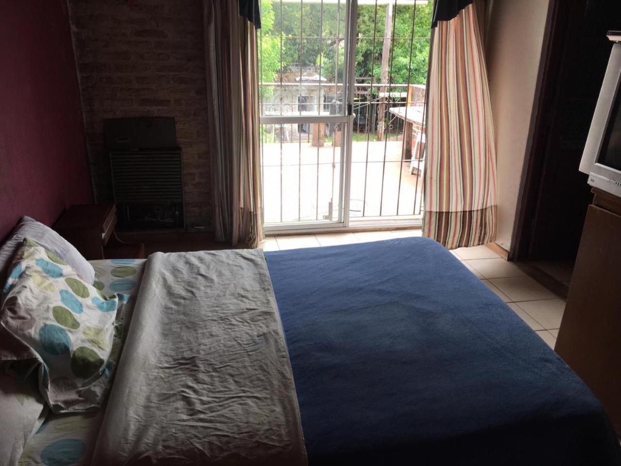 Five-Bedroom House photo 1