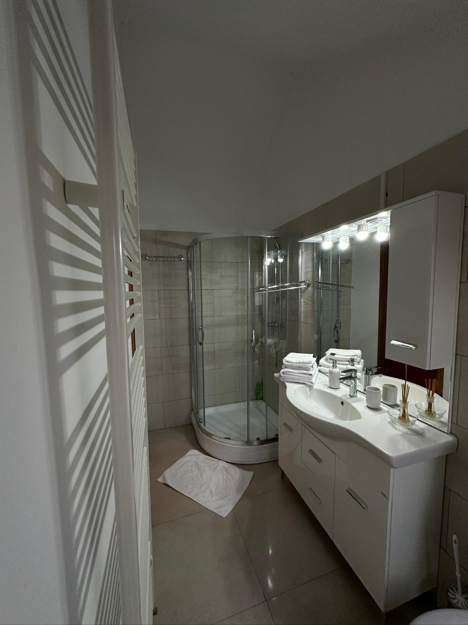 Family Room - Photo 28