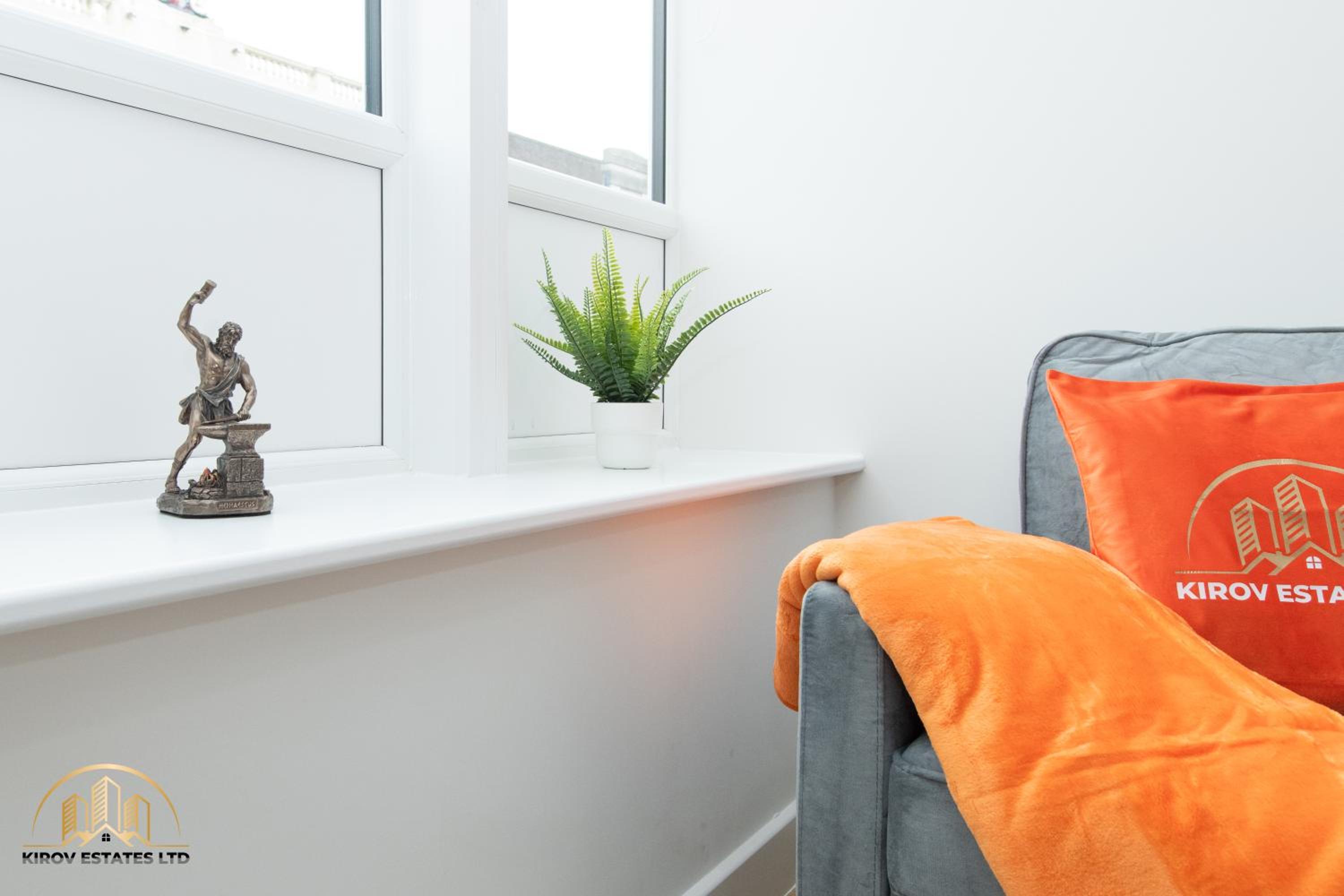 One-Bedroom Apartment photo 3