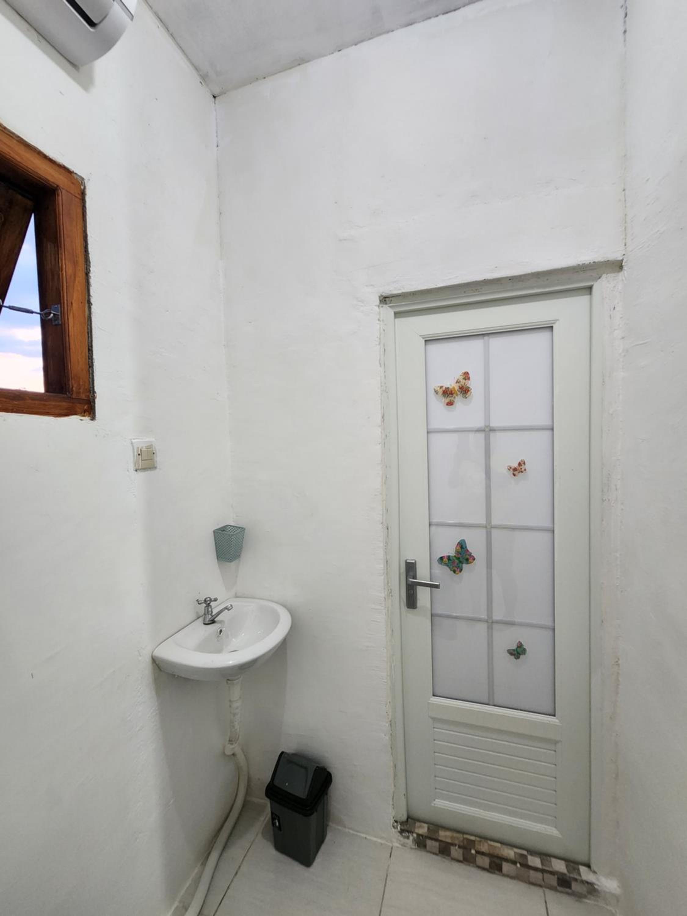 Double Room with Private Bathroom photo 2