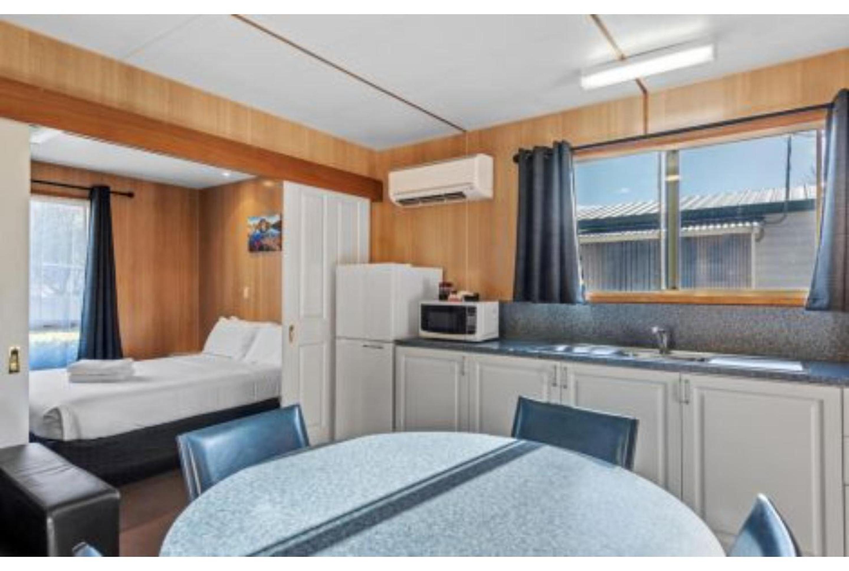 Standard Cabin - Sleeps 6  photo 1