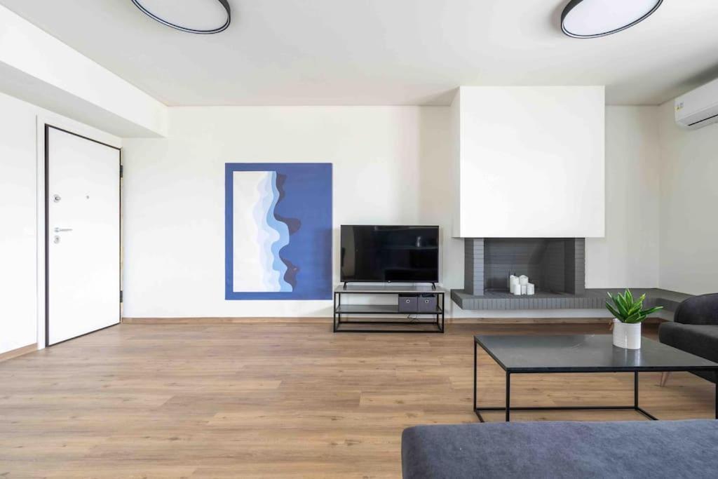 Three-Bedroom Apartment photo 3