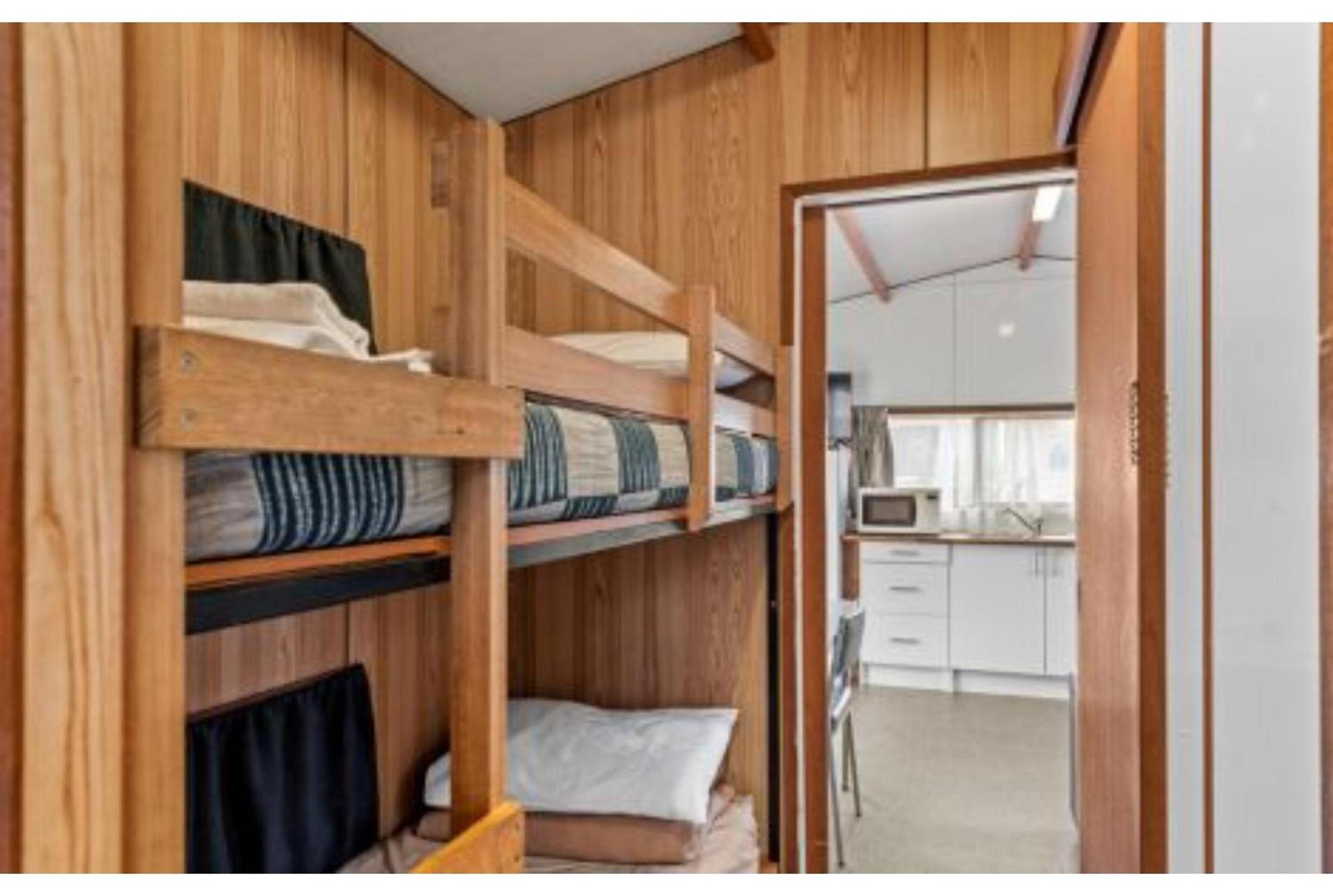 Economy Cabin - Sleeps 4 photo 3