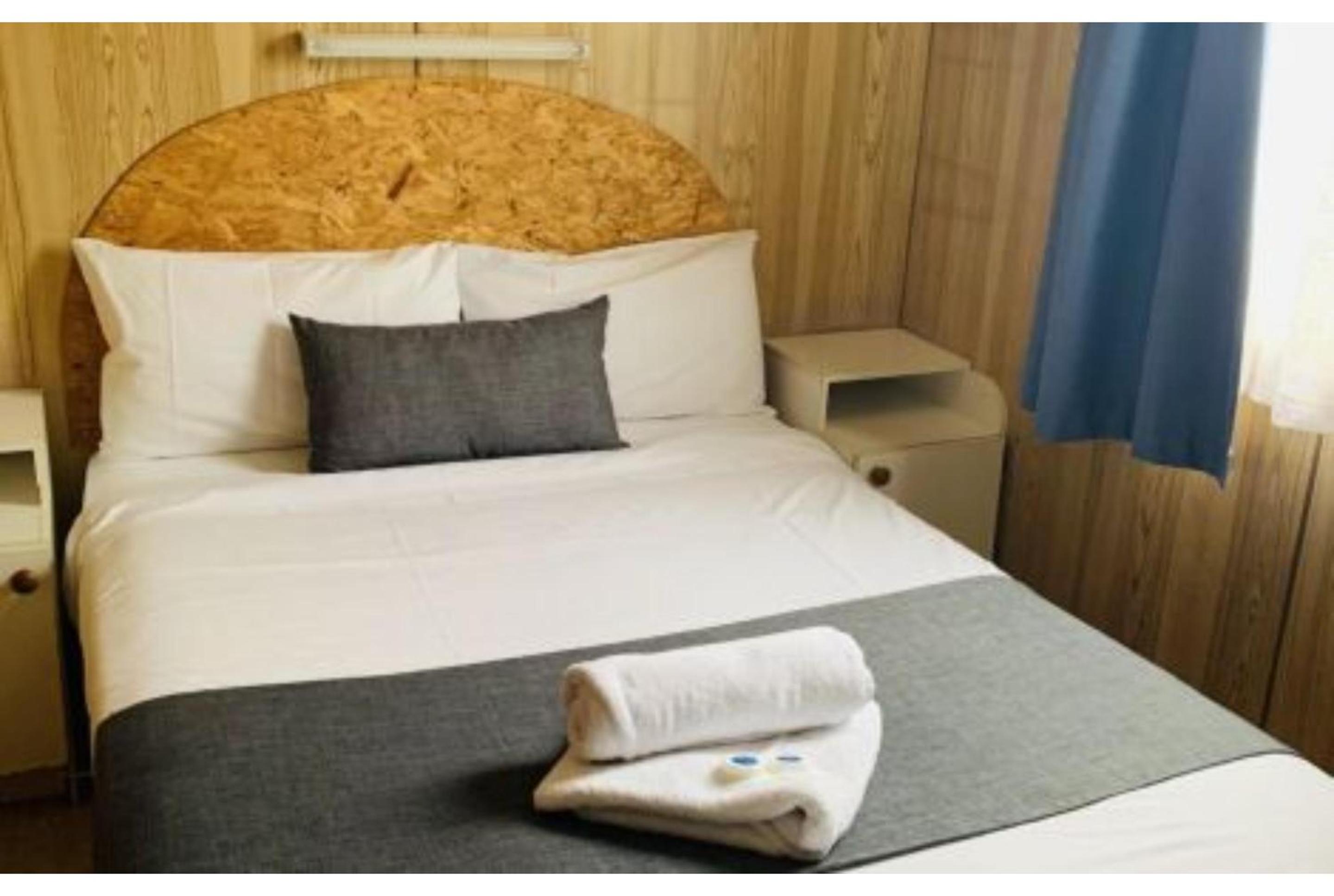 Economy Cabin - Sleeps 4 - Pet Friendly photo 2