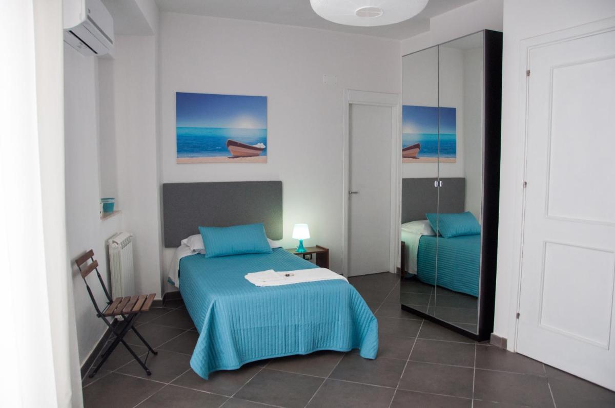 Triple Room with Terrace and a Private Bathroom photo 3