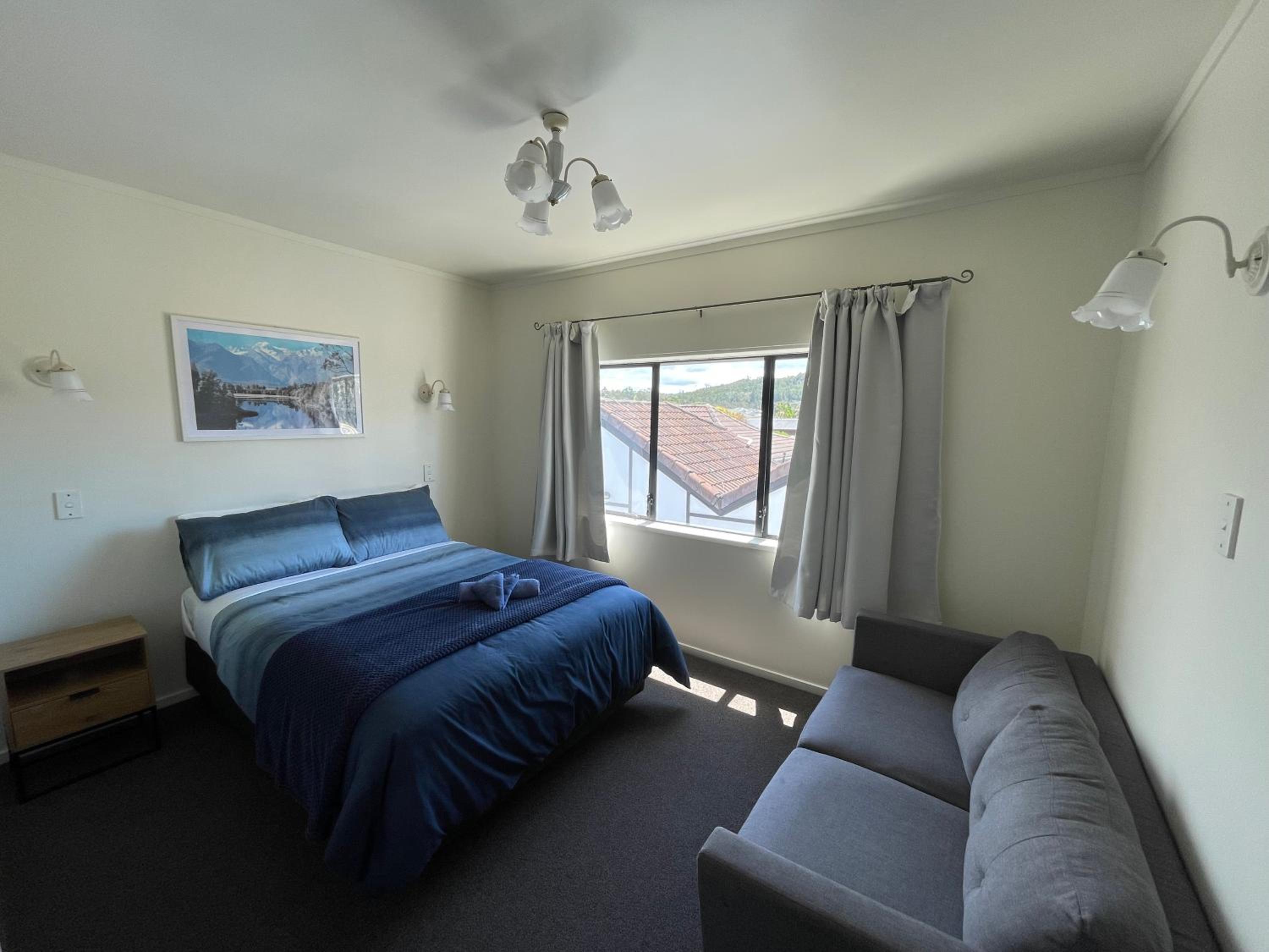 Apartment with Sea View - Photo 9